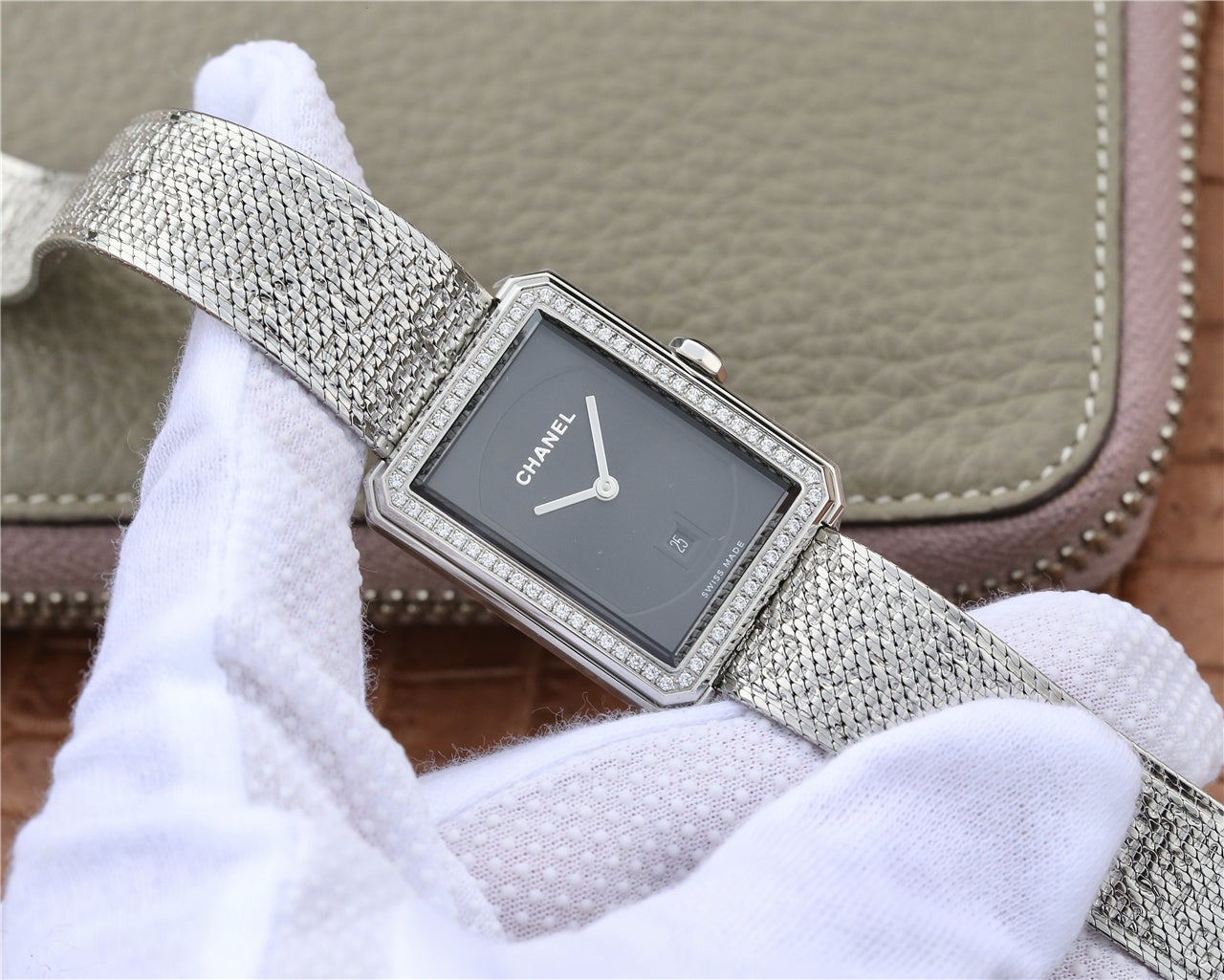 BOY-FRIEND DIAMOND BEZEL BLACK DIAL
