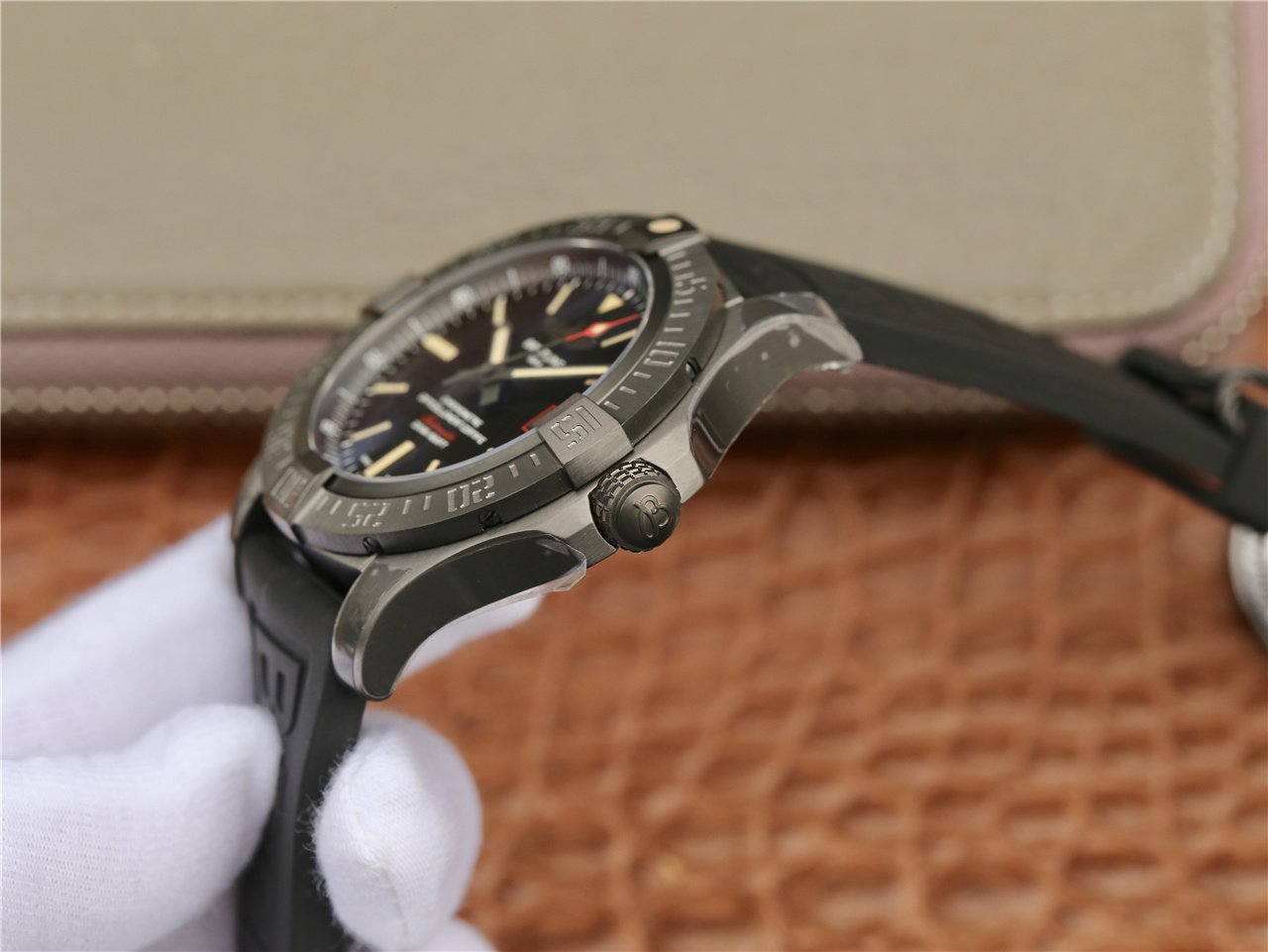 AVENGER SEAWOLF 44MM STAINLESS STEEL BLACK DIAL