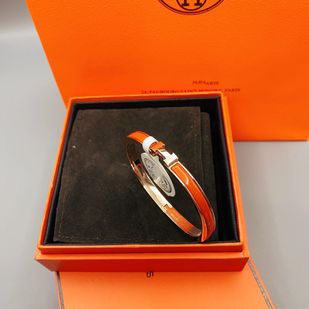 CLASSIC HM CLIC ORANGE 8MM ENAMEL BRACELET