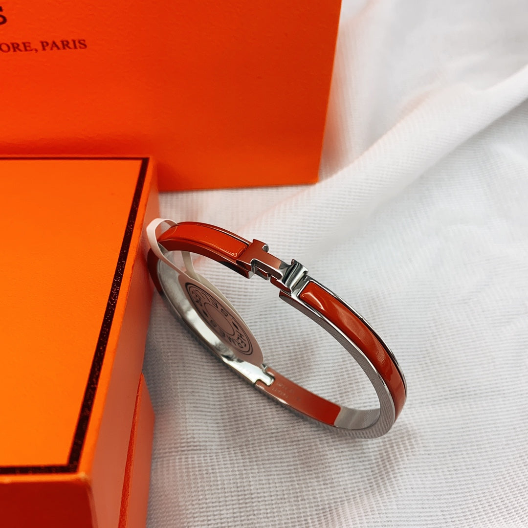 CLASSIC HM CLIC ORANGE 8MM ENAMEL BRACELET
