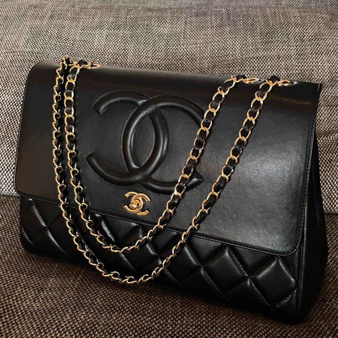 Chanel 2026 Vintage Quilted Large CC Flap Bag 33cm Embossed Calfskin