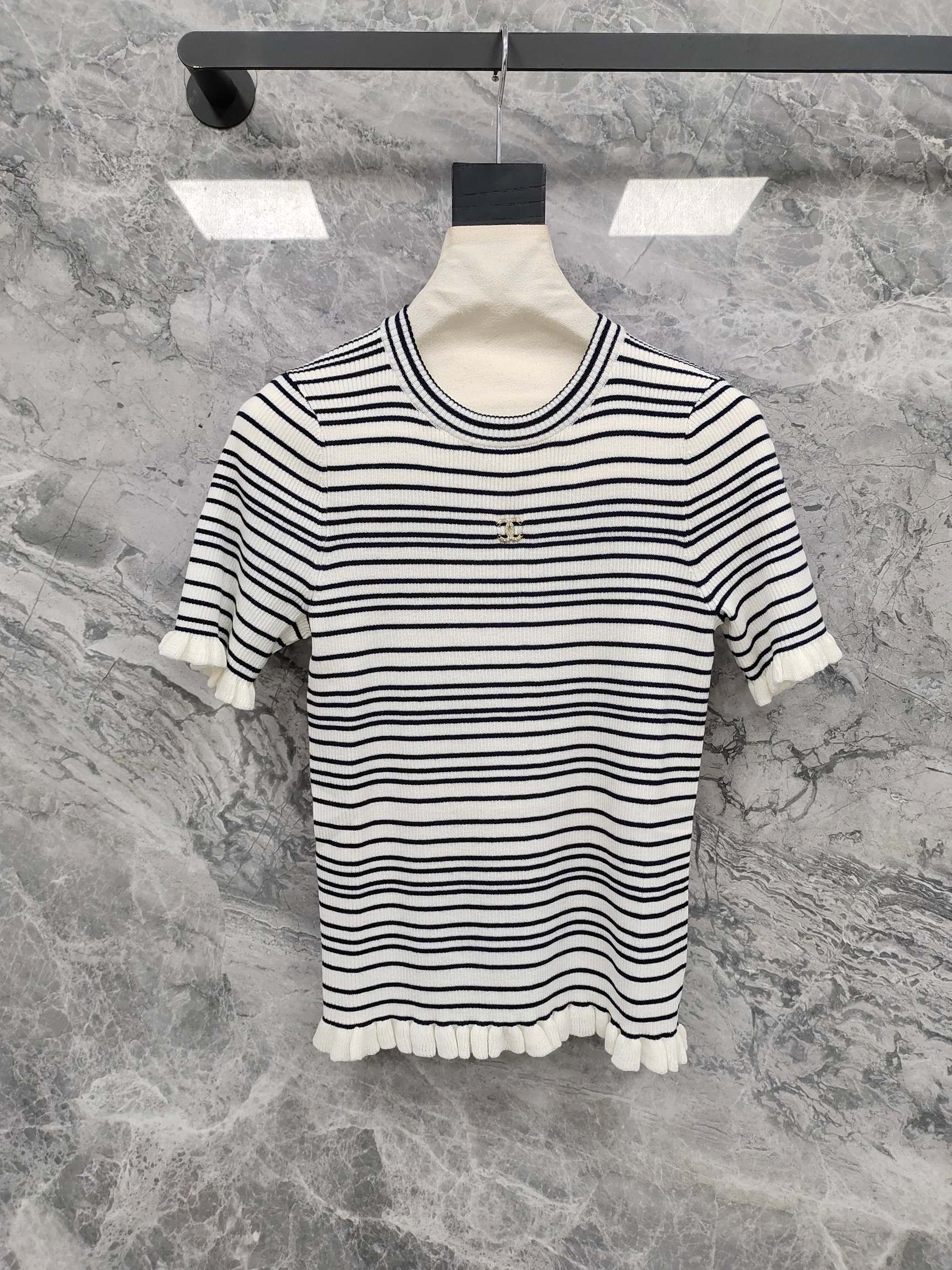 Chanel 2026 Two-tone Short-sleeved Shirt Wool 367635
