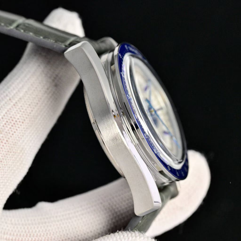Omega Speedmaster Professional Moonwatch 42cm White Dial Khaki Leather Strap