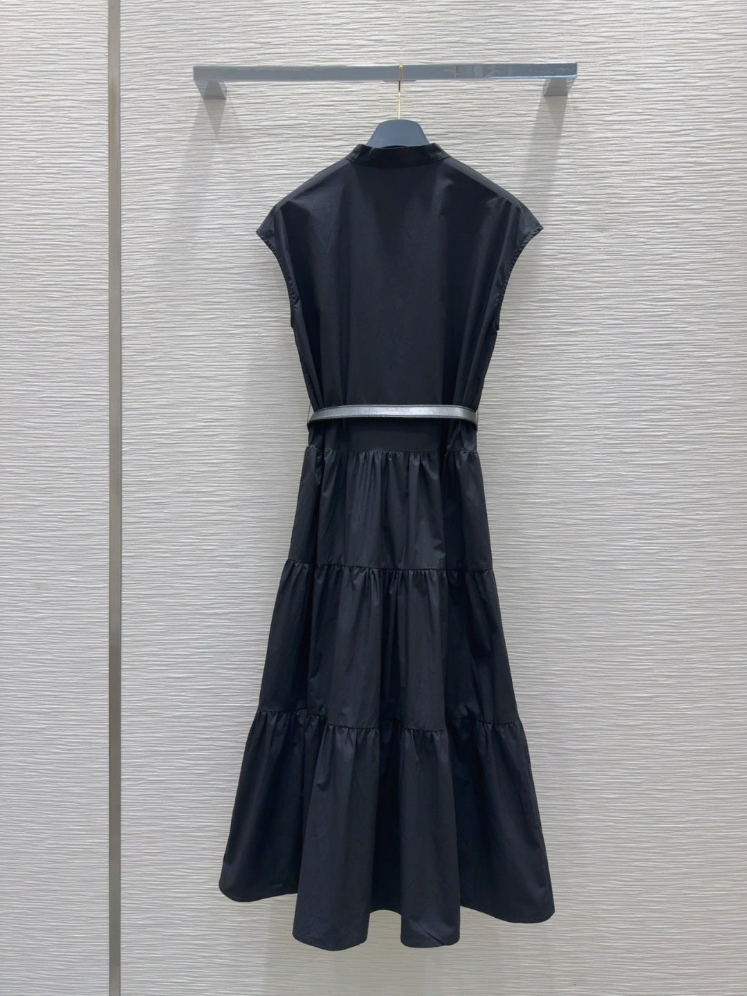 LV 25 Simple Elegant Vest Dress Black White Cotton