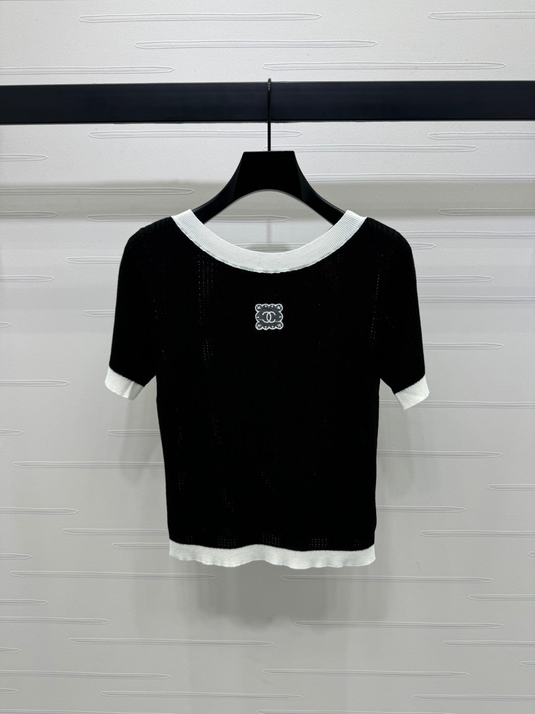 Chanel 2026 Embroidered Logo Knit Short-sleeved Top Wool 373087