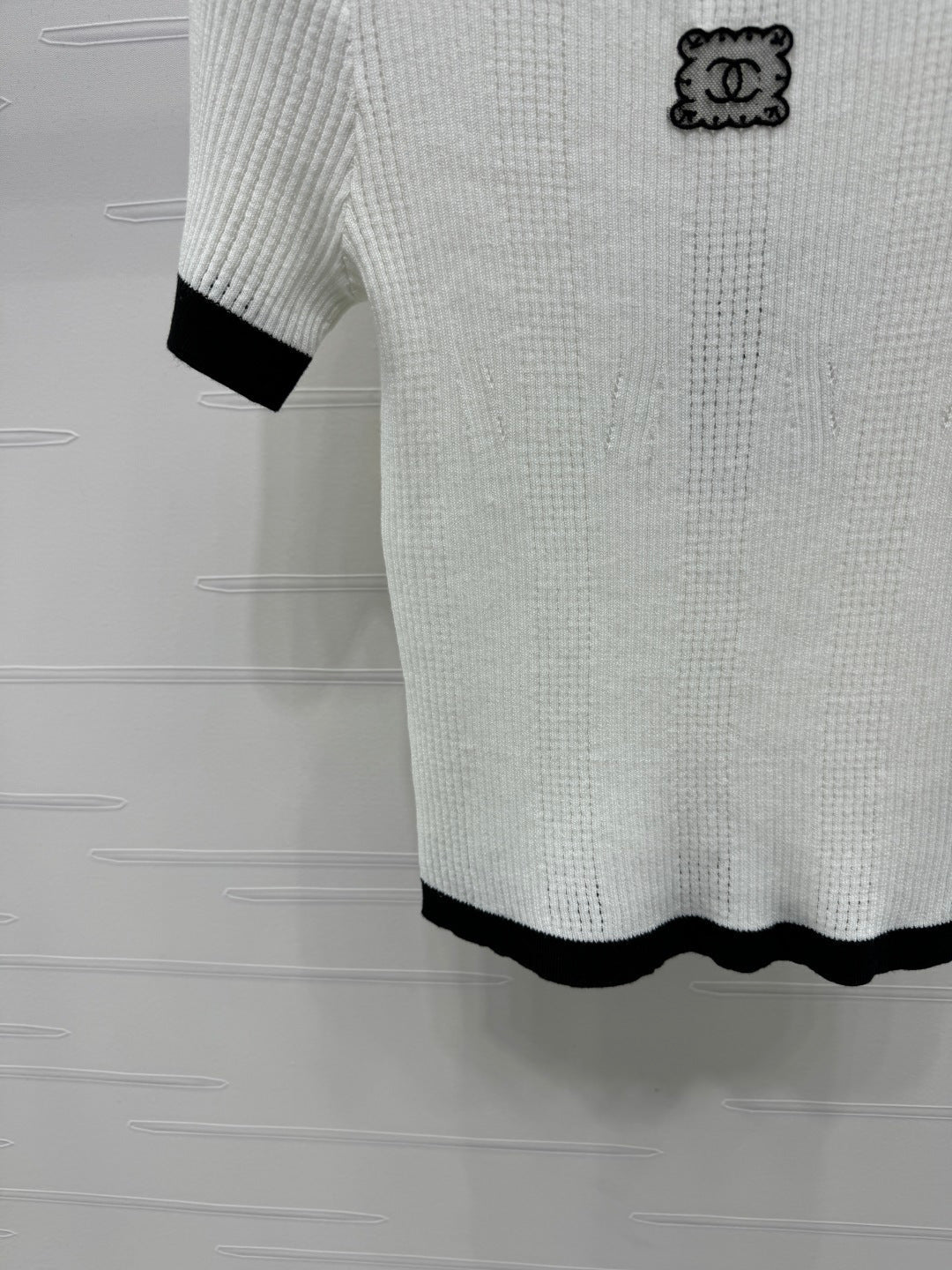 Chanel 2026 Embroidered Logo Knit Short-sleeved Top Wool 373087