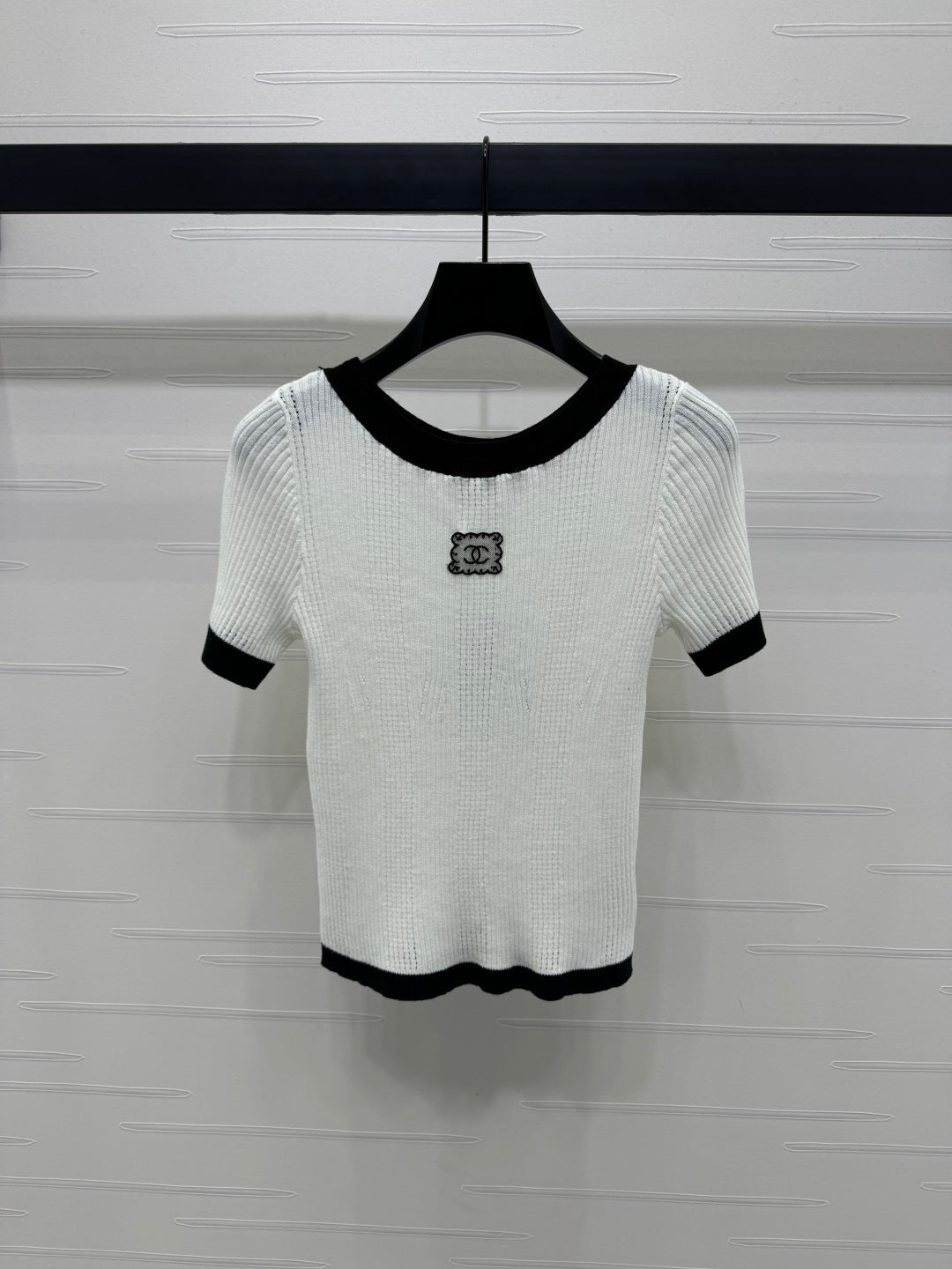 Chanel 2026 Embroidered Logo Knit Short-sleeved Top Wool 373087