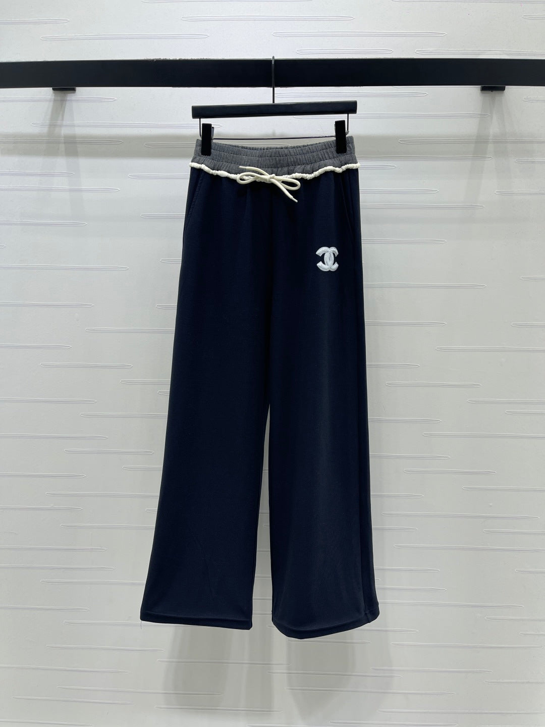 Chanel 2026 Wide-leg Sweatpant Cream and Navy Blue Tencel Cotton