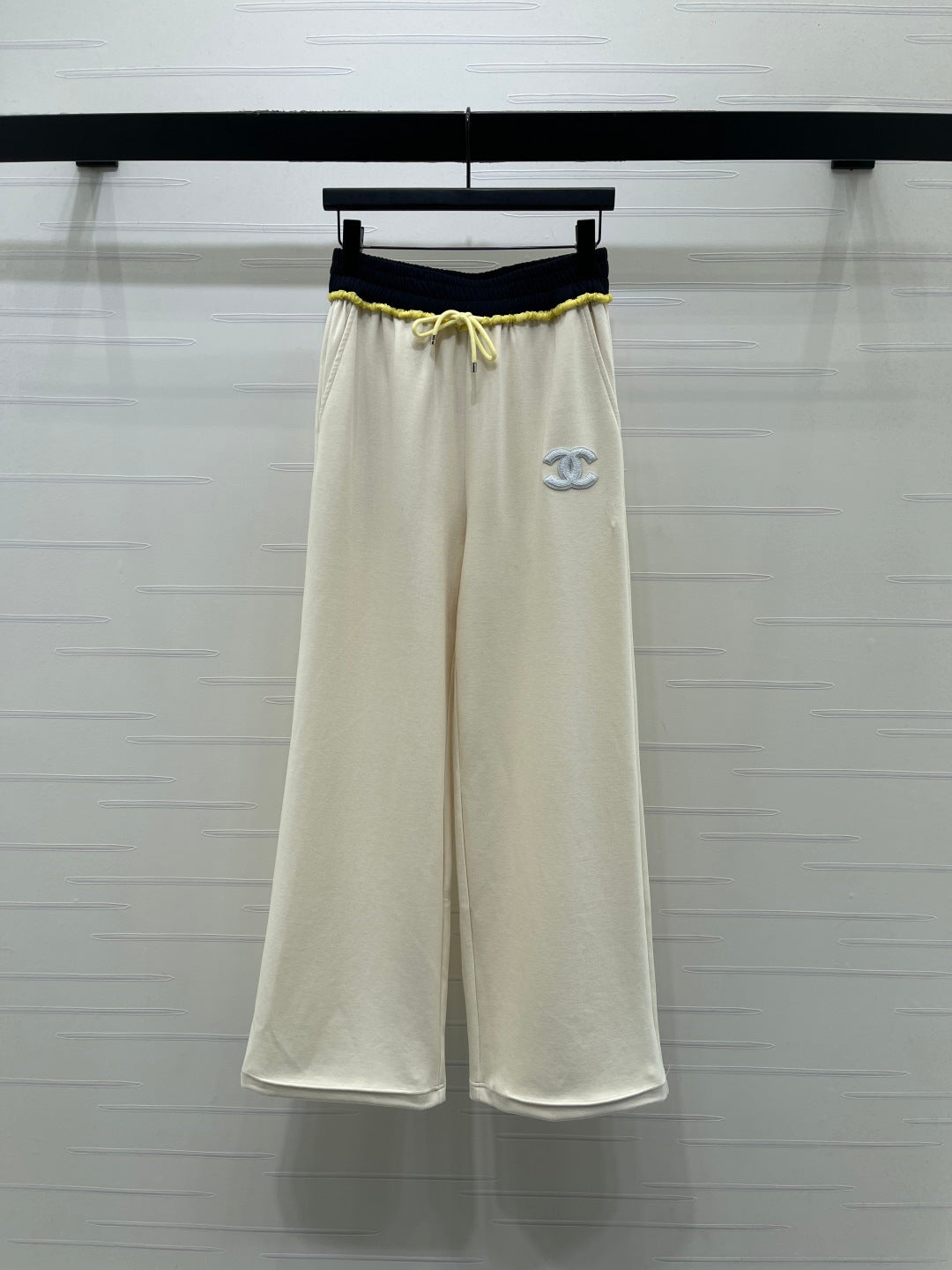 Chanel 2026 Wide-leg Sweatpant Cream and Navy Blue Tencel Cotton