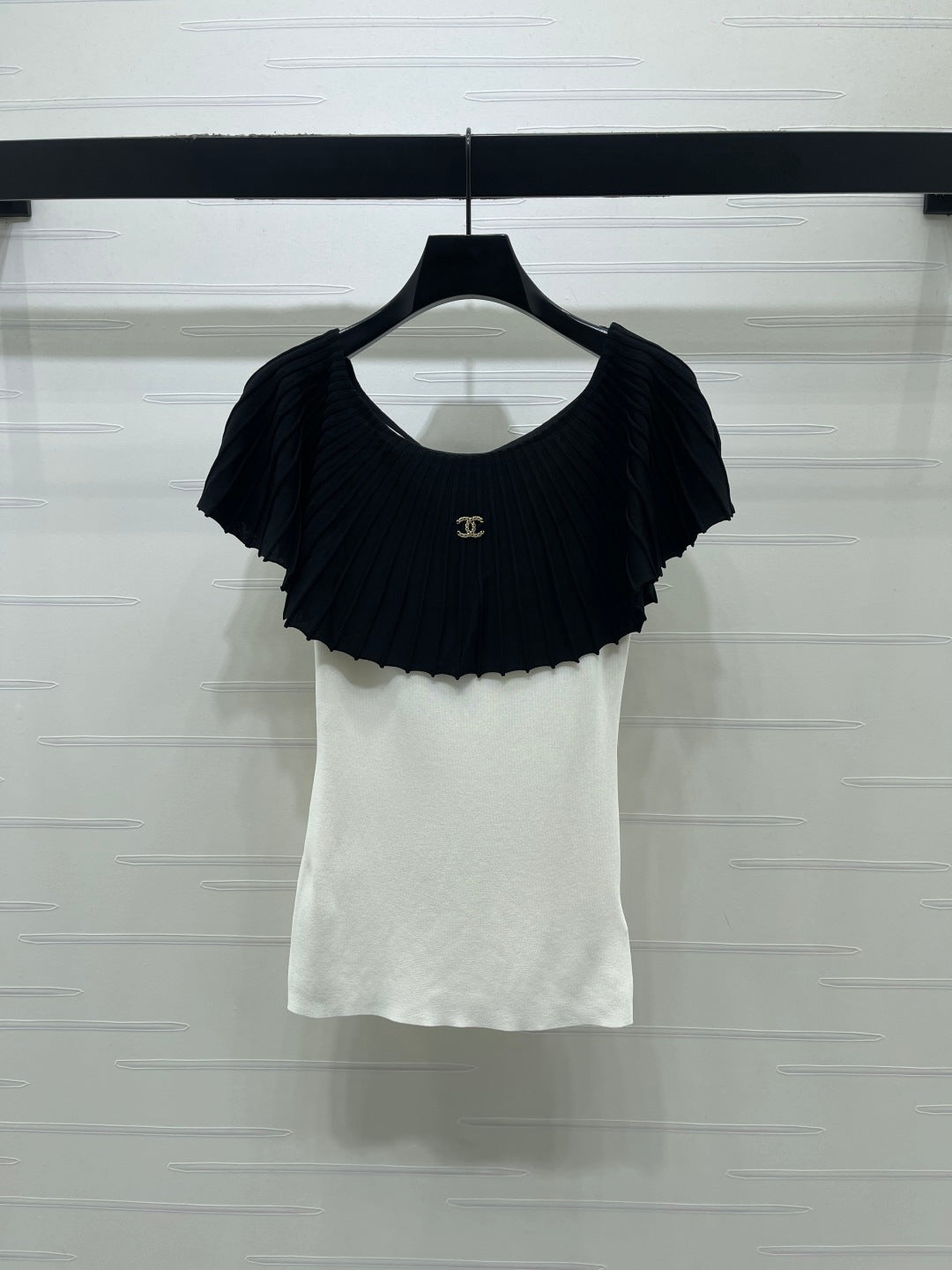 Chanel 2026  Pleated Collar Top Black and White Polyester Viscose