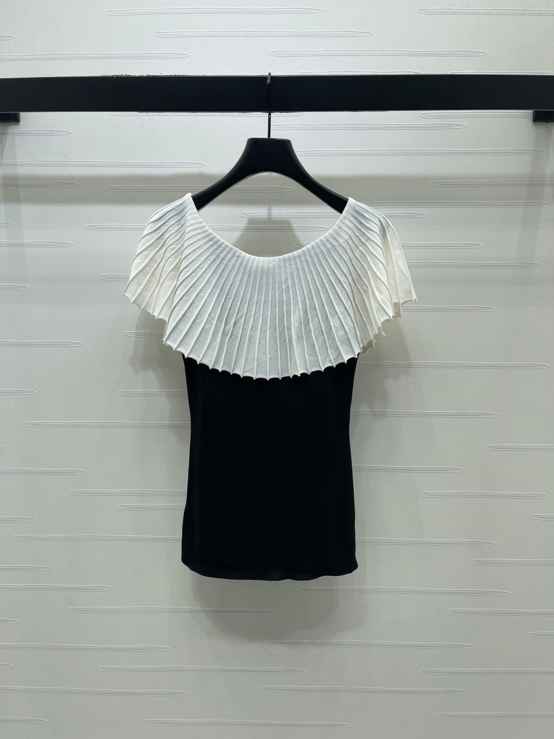 Chanel 2026  Pleated Collar Top Black and White Polyester Viscose