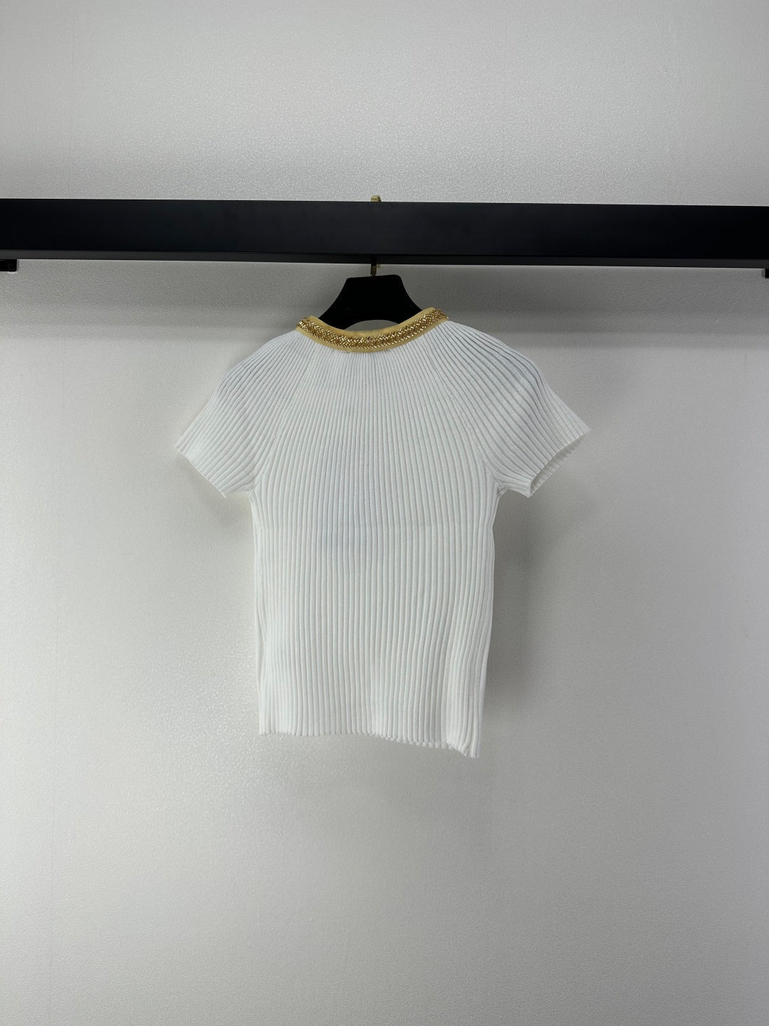 Chanel 2026 Beaded Knit Short-sleeved Top Viscose Nylon 365984