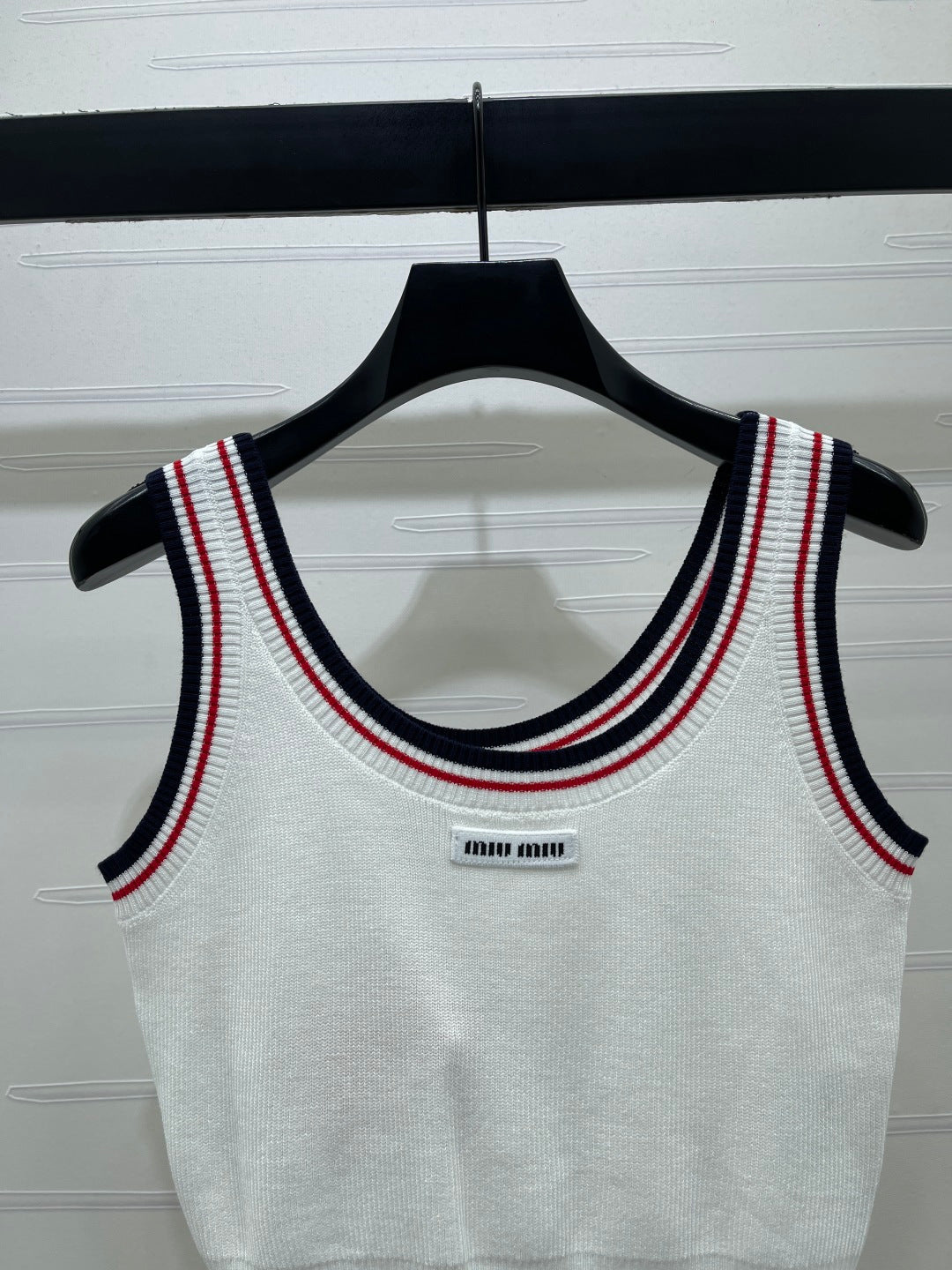 Miumiu 2026 Color-blocked Striped Cropped Knit Vest Tencel 246239