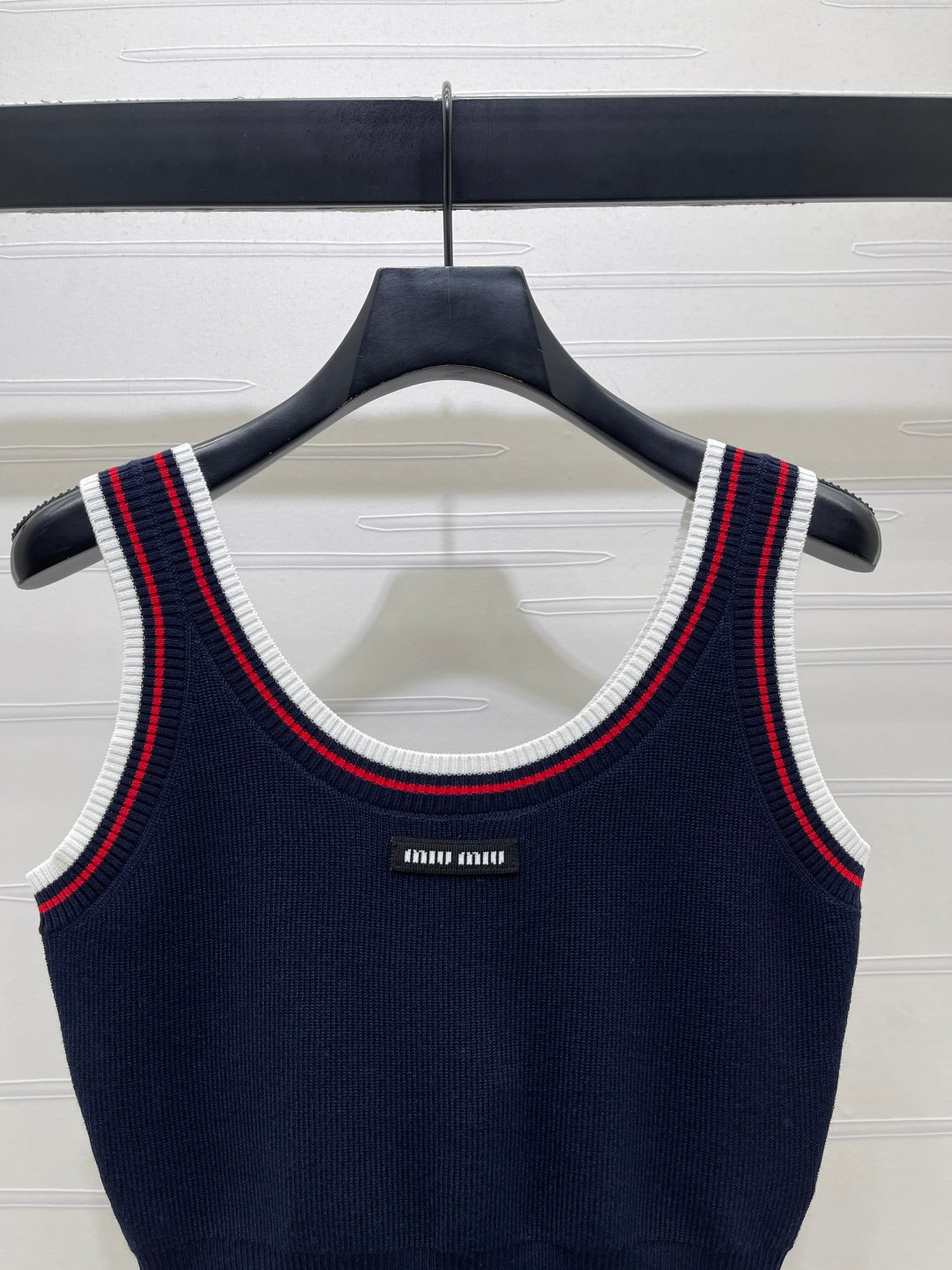 Miumiu 2026 Color-blocked Striped Cropped Knit Vest Tencel 246239