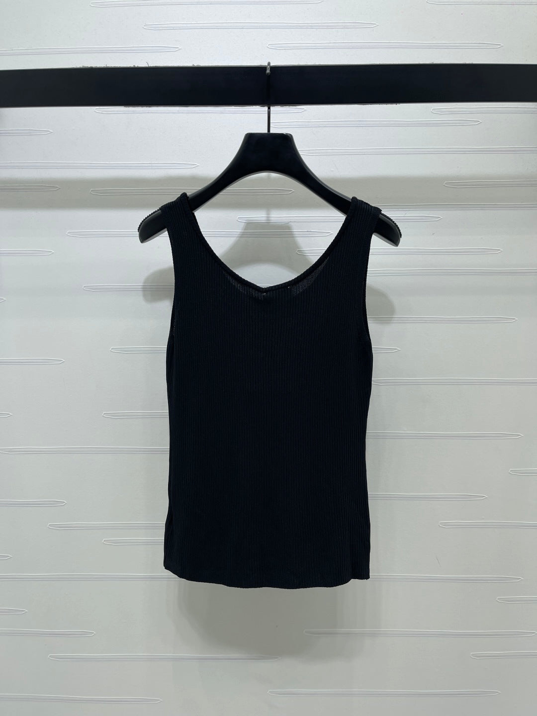 Chanel 2026 Heavy-duty Rhinestone Knit Vest Wool Cashmere Tencel 375038
