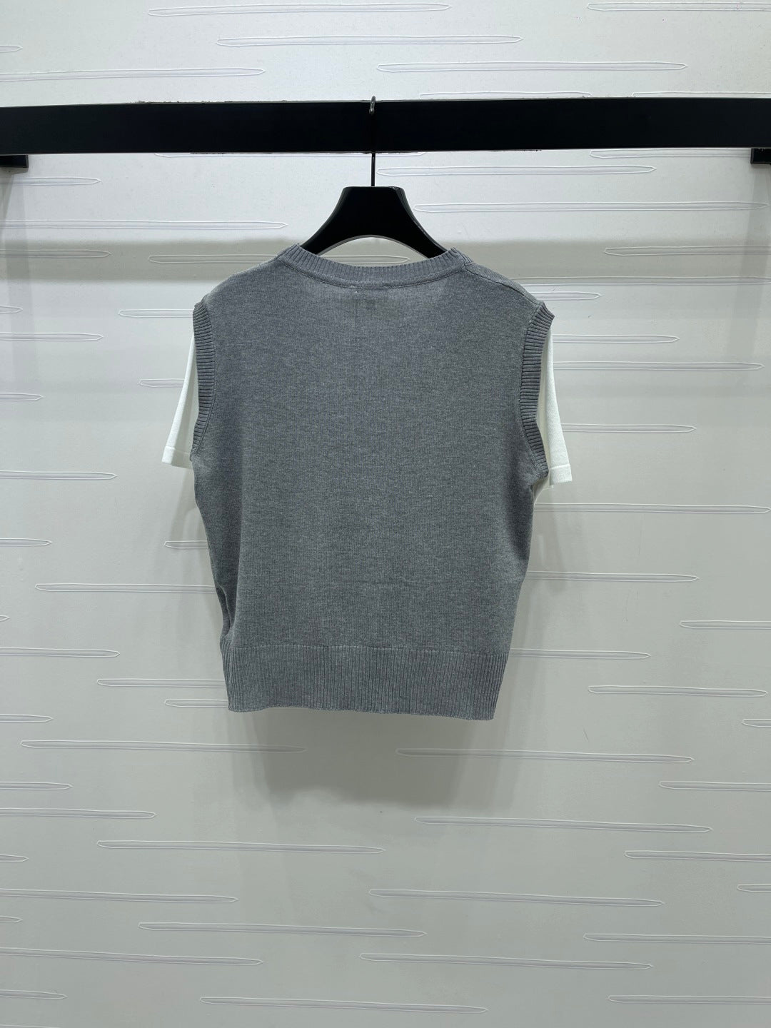 Chanel 2026 Faux Two-Piece Knitted Short-Sleeve Tencel Wool 393930