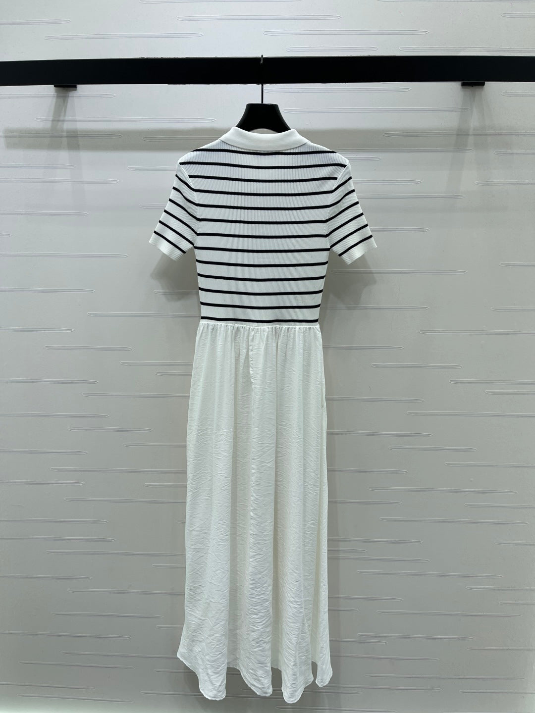 Miumiu 2026 Collared Knit short-sleeved Dress Polyester Viscose 380682