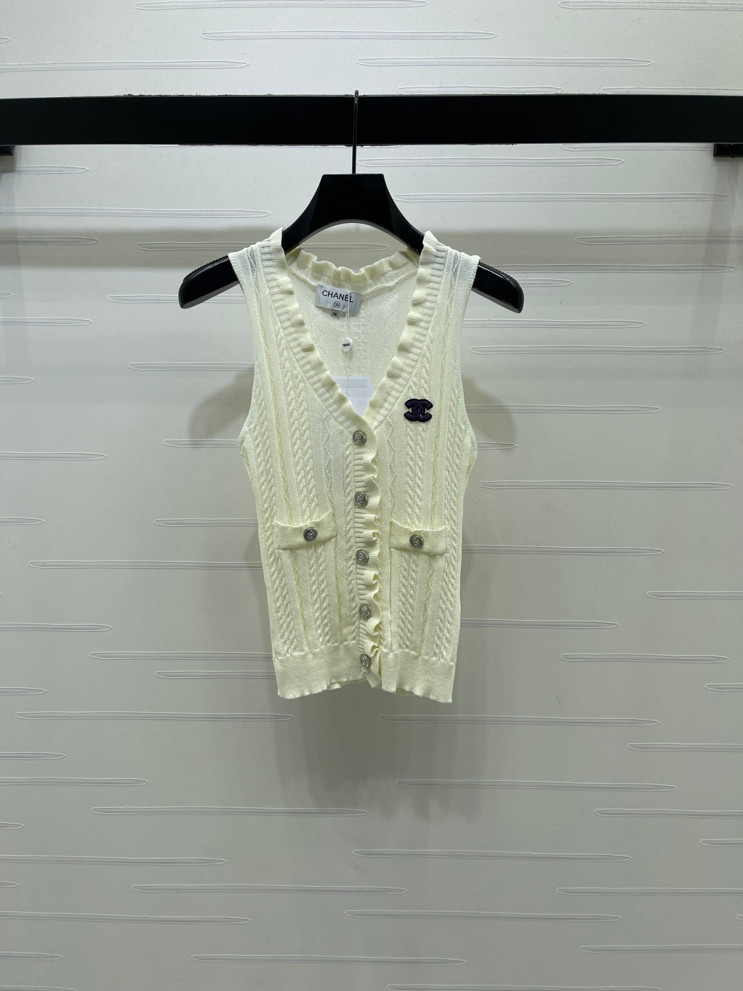 Chanel 2026 Ruffled Knit V-neck Vest Wool 395750