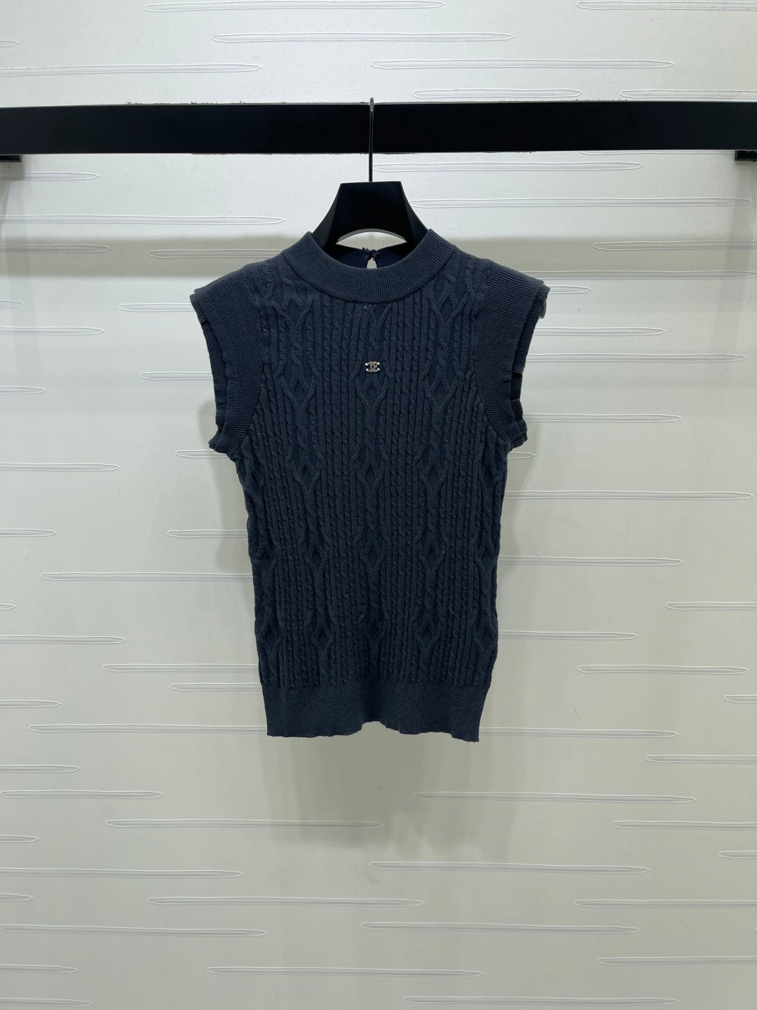 Chanel 2026 Crew Neck Cable Knit Vest Cotton 677762