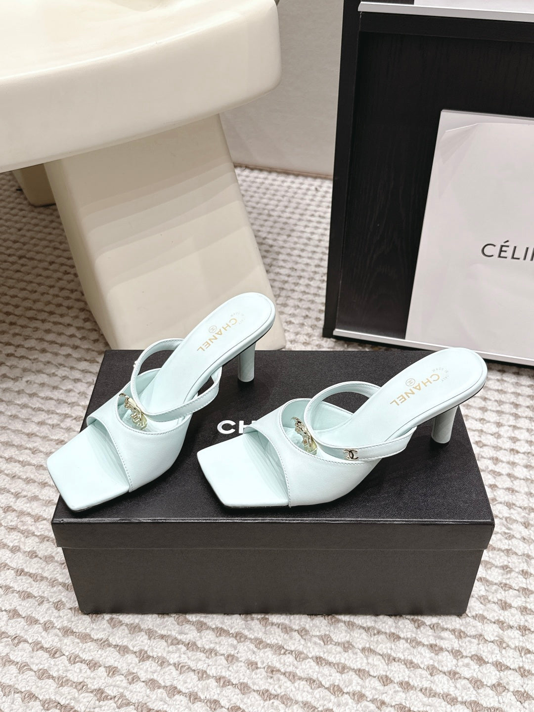 Chanel 2026 High-Heeled Crocodile-Patterned Sandal Leather 930661
