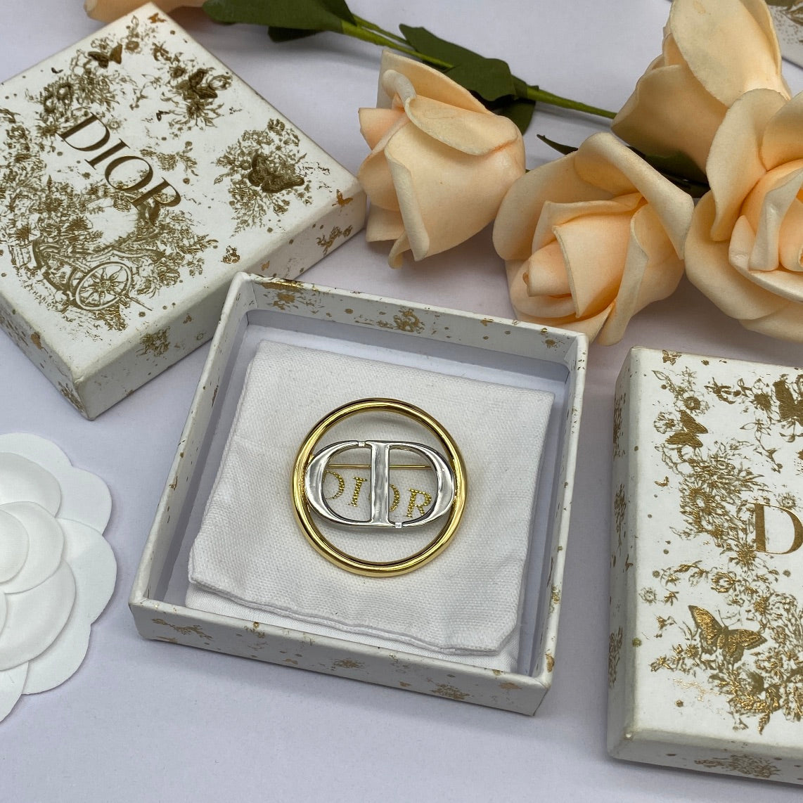 CD Brooch 177770