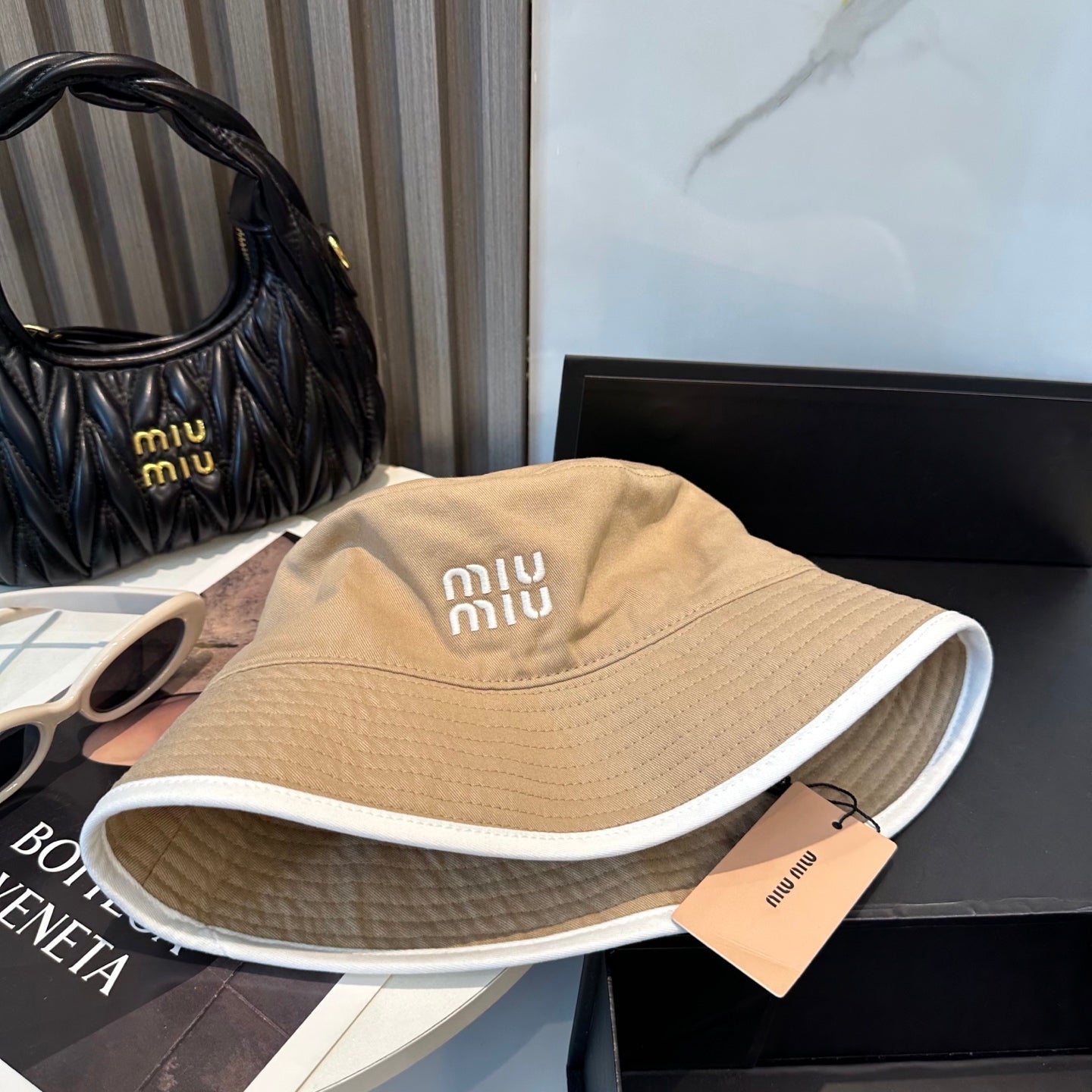 Miumiu Embroidered Two-tone Bucket Hat 229381