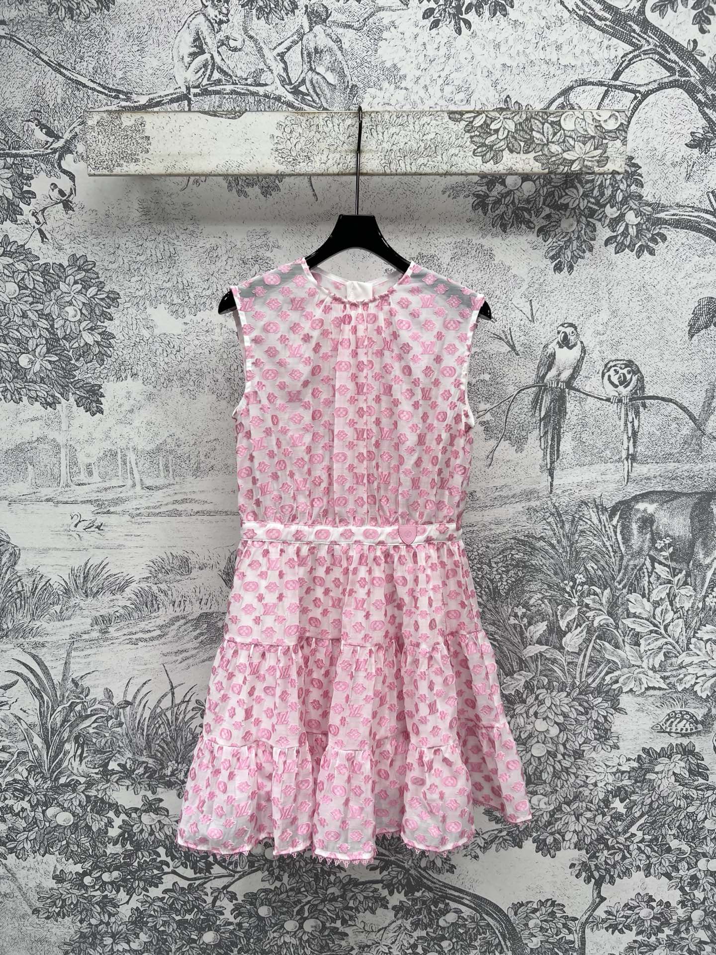 LV 25 Coin Letter Jacquard Pattern Decoration Dress Black Pink Poliester