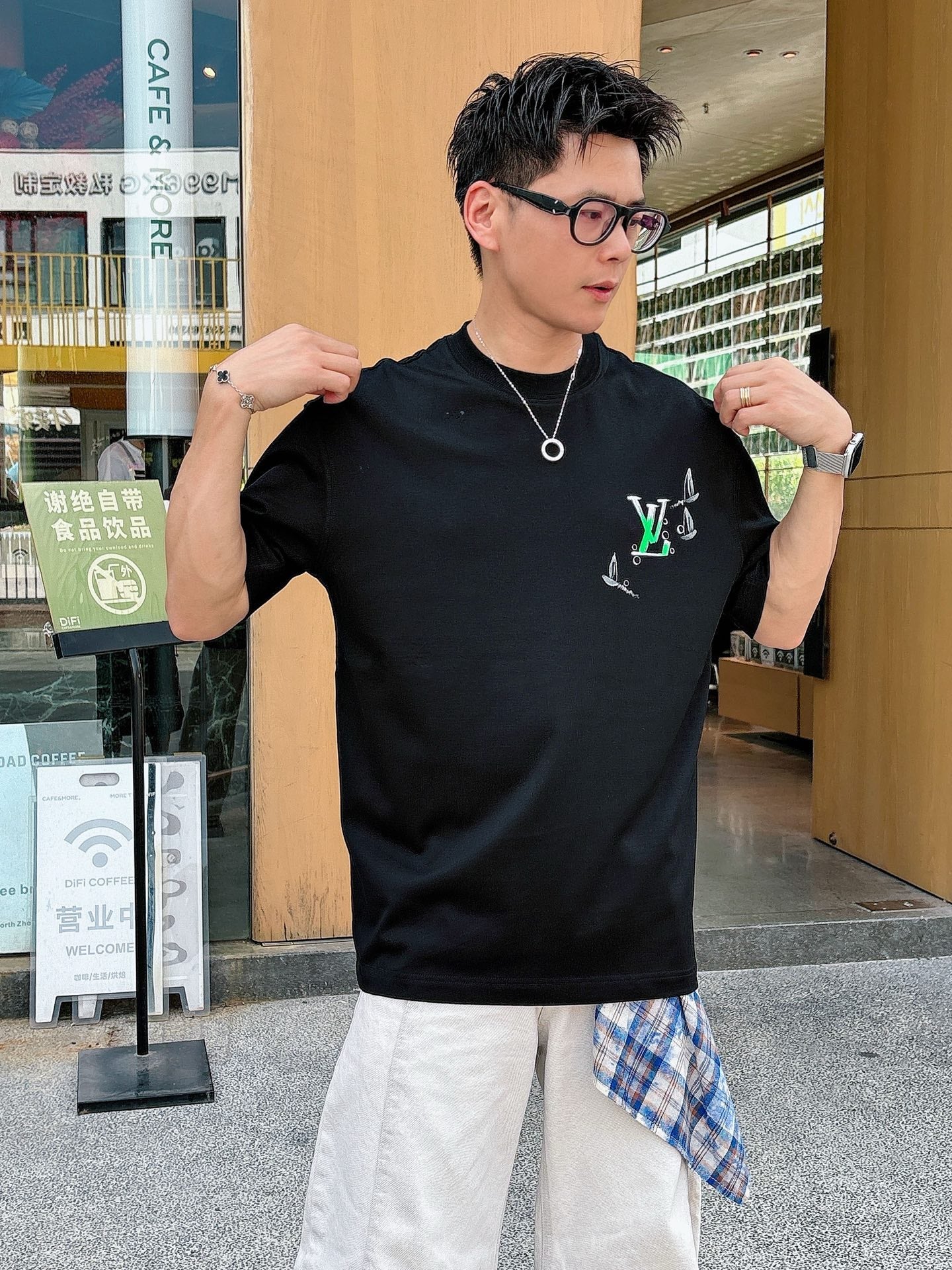 LV 26A Short-Sleeve Crew Neck T-Shirt Multicolor Cotton 405990
