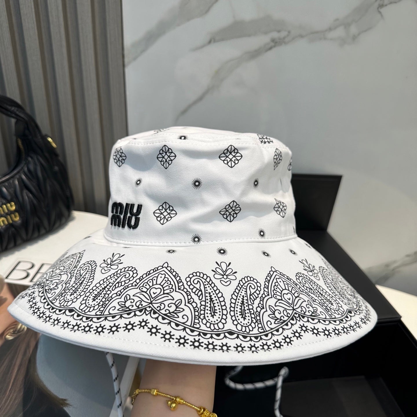 Miumiu Bandana Pattern And Embroidered Logo Wide-brimmed Hat 229395