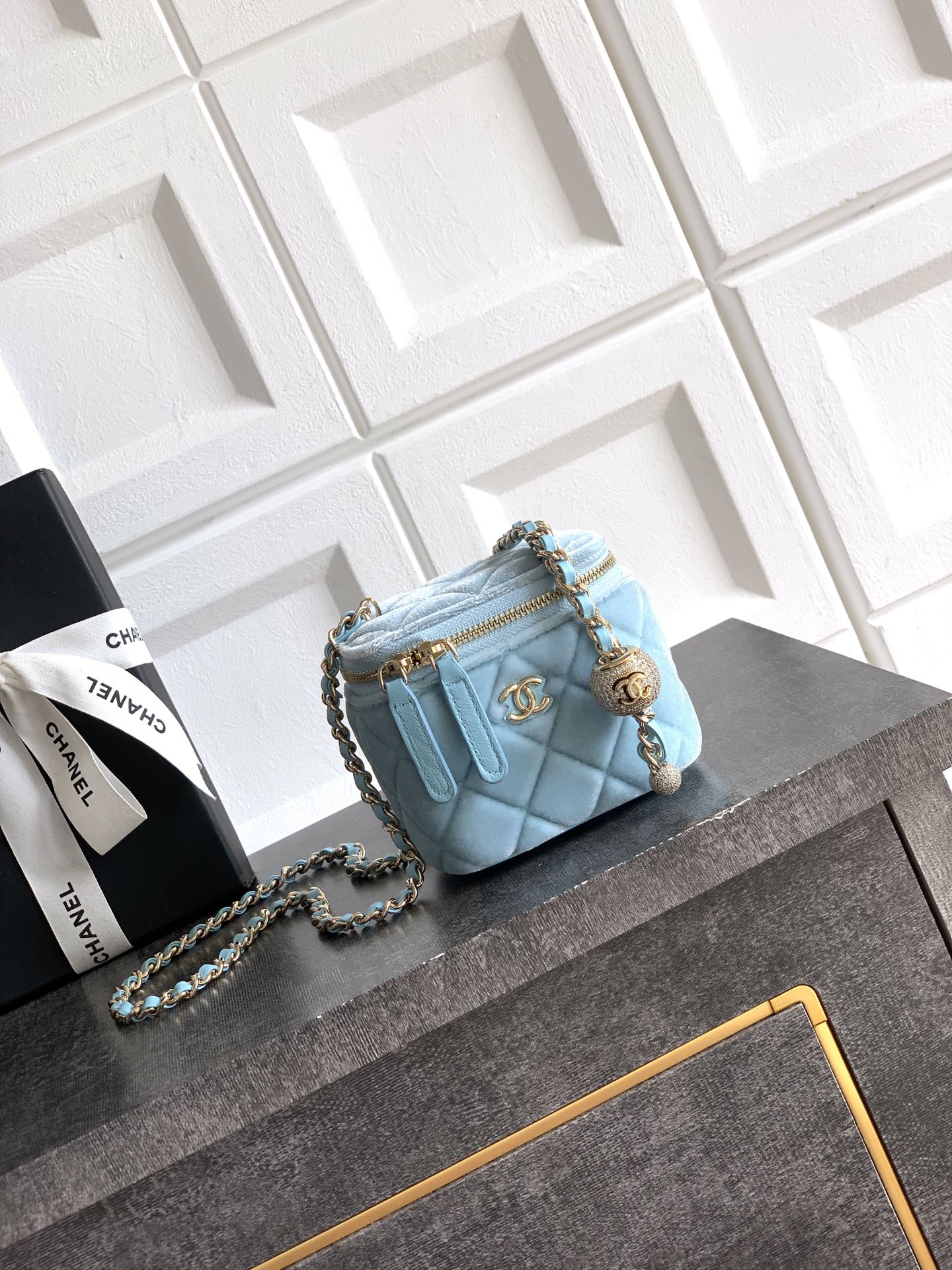 Chane 2026 Vanity Case 11cm Velvet