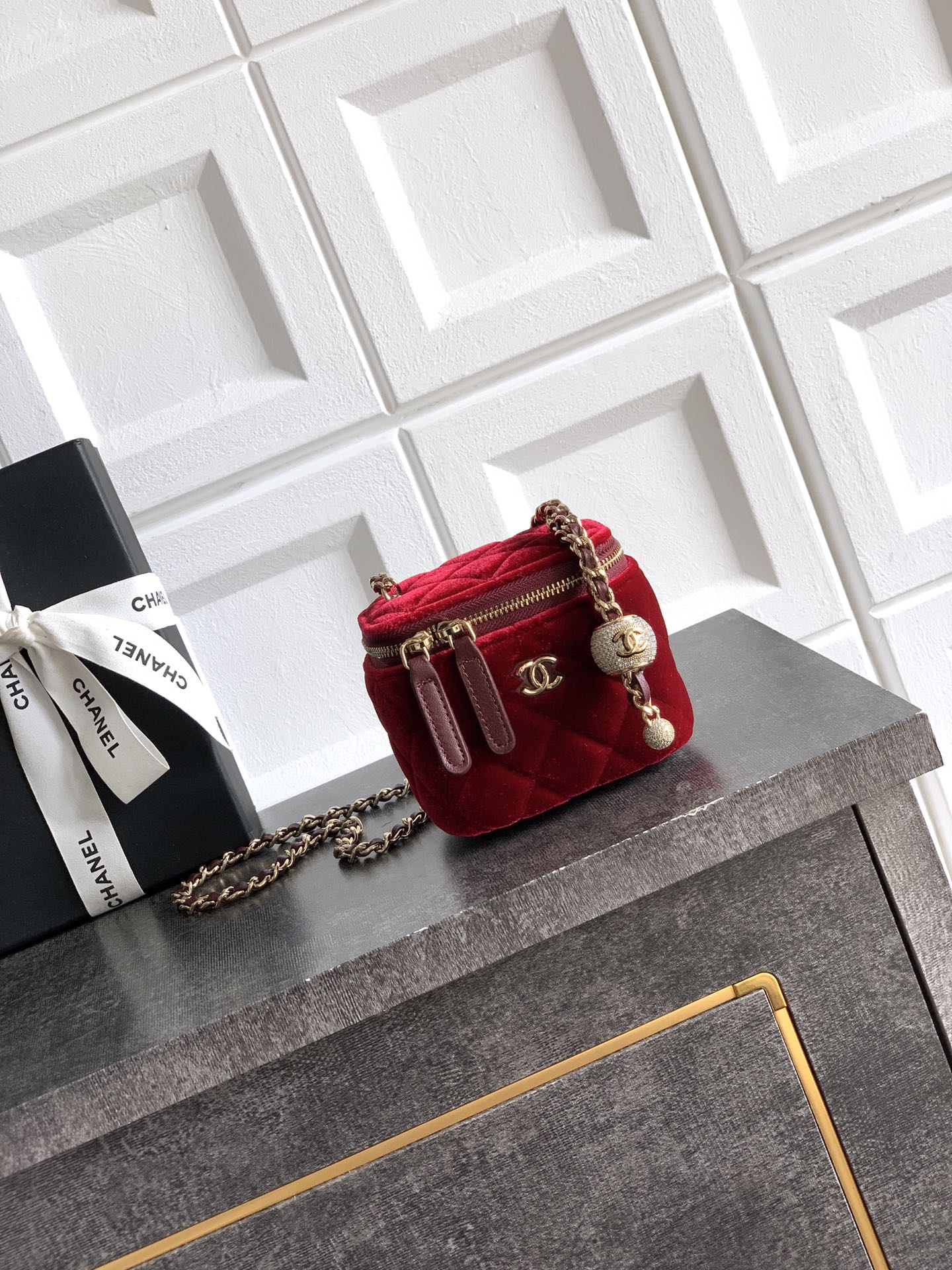 Chane 2026 Vanity Case 11cm Velvet
