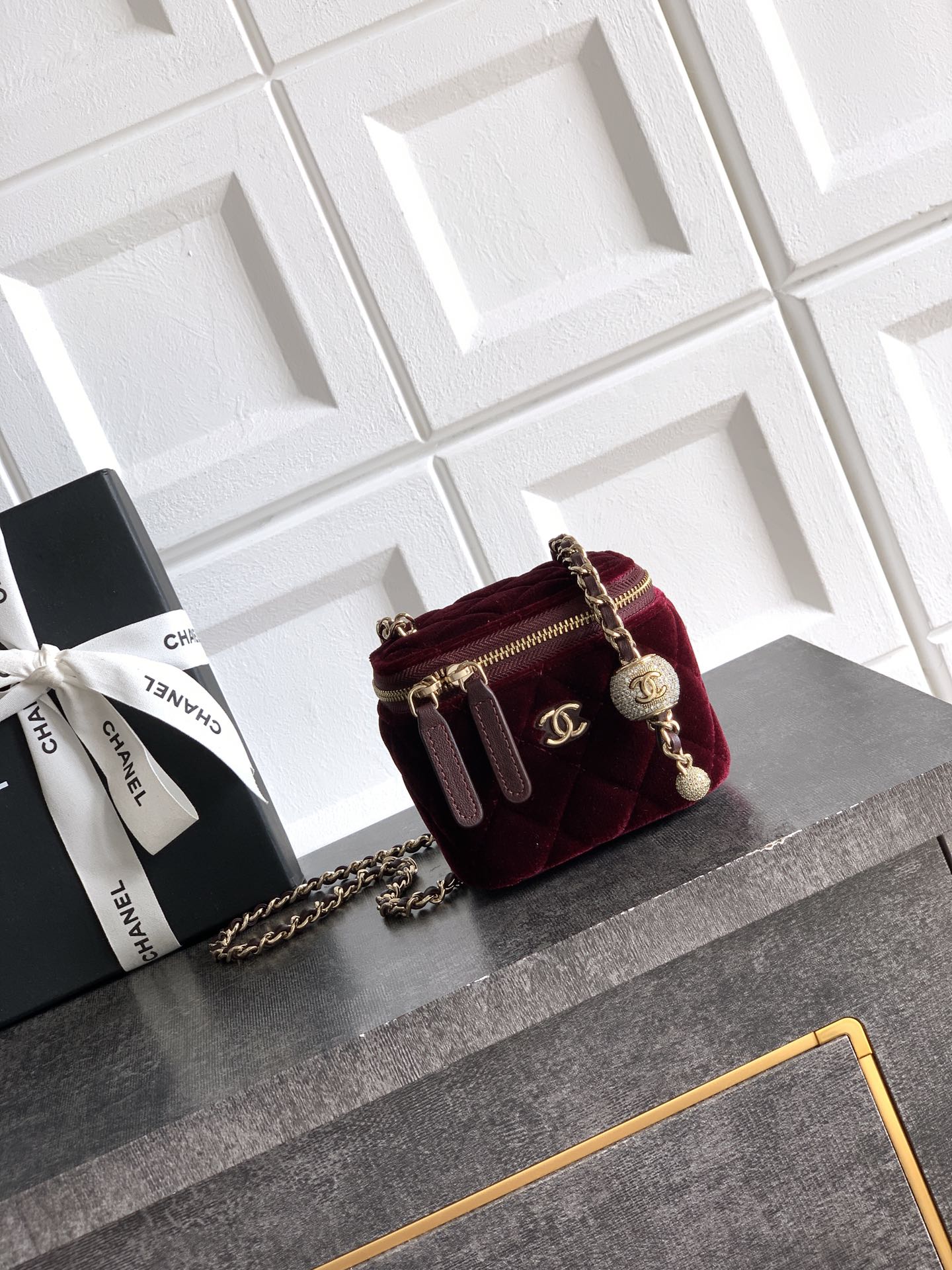Chane 2026 Vanity Case 11cm Velvet
