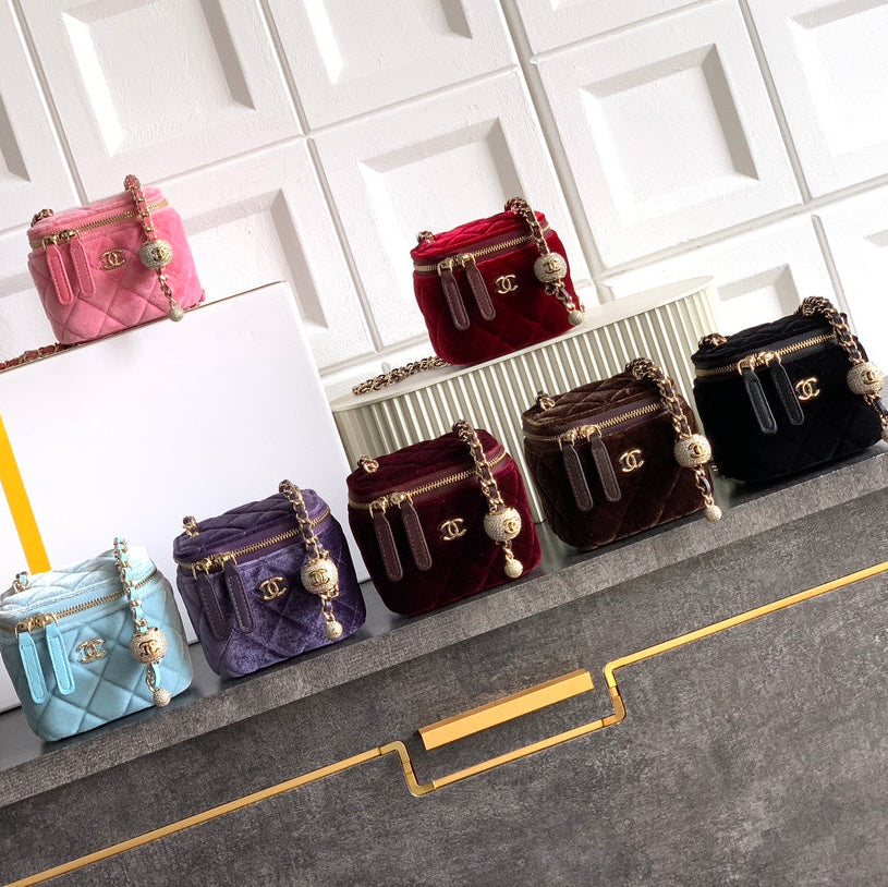 Chane 2026 Vanity Case 11cm Velvet