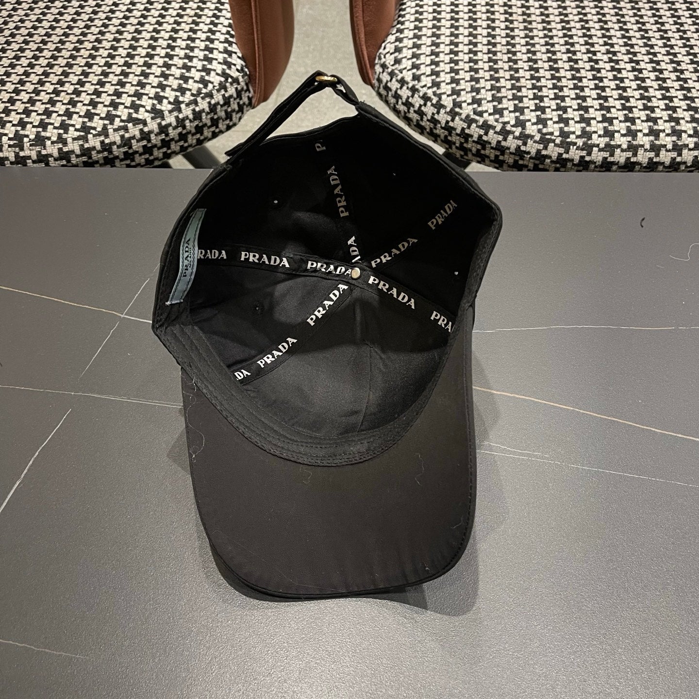 Prada Embroidered Logo Cap 221128