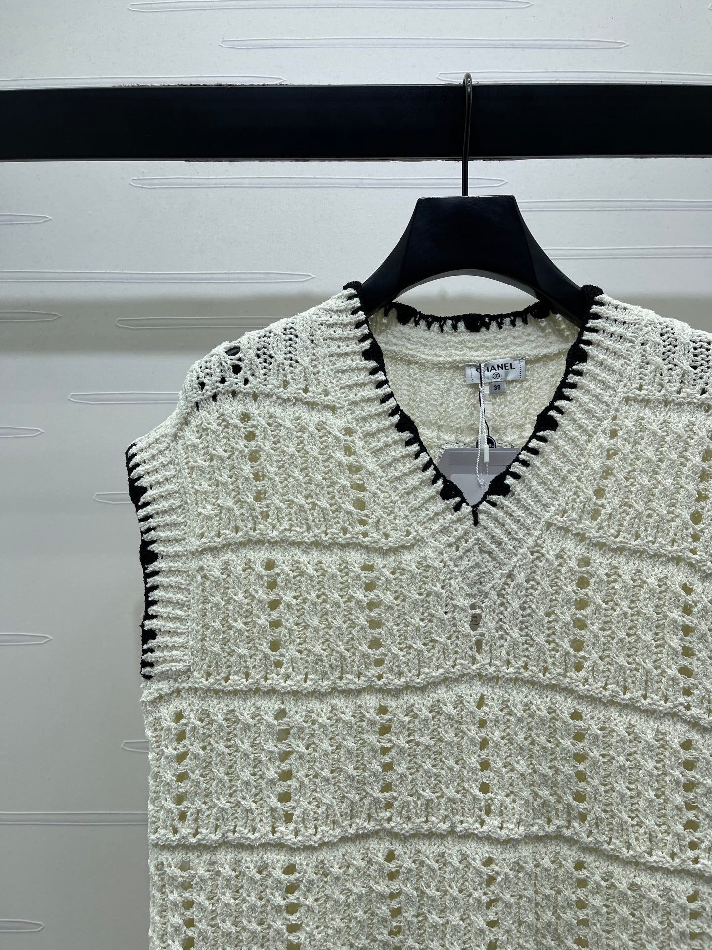 Chanel 2026 V-Neck Knit Vest Black and White Cotton Polyamide