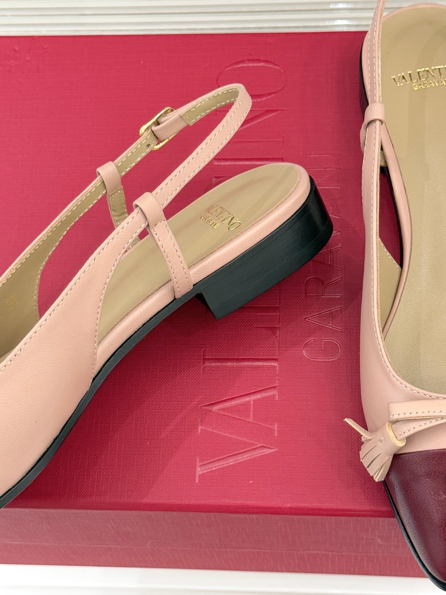 VT 26s Slingback Flat Sheepskin Gold Buckle 702242