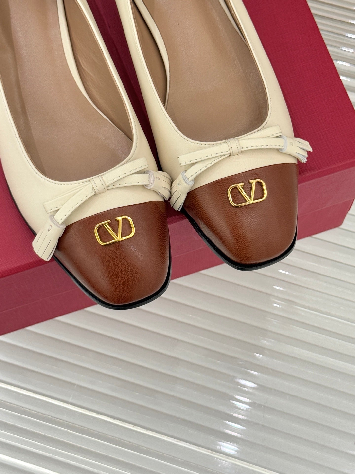 VT 26s Ballet Flat Sheepskin Gold Buckle 702251