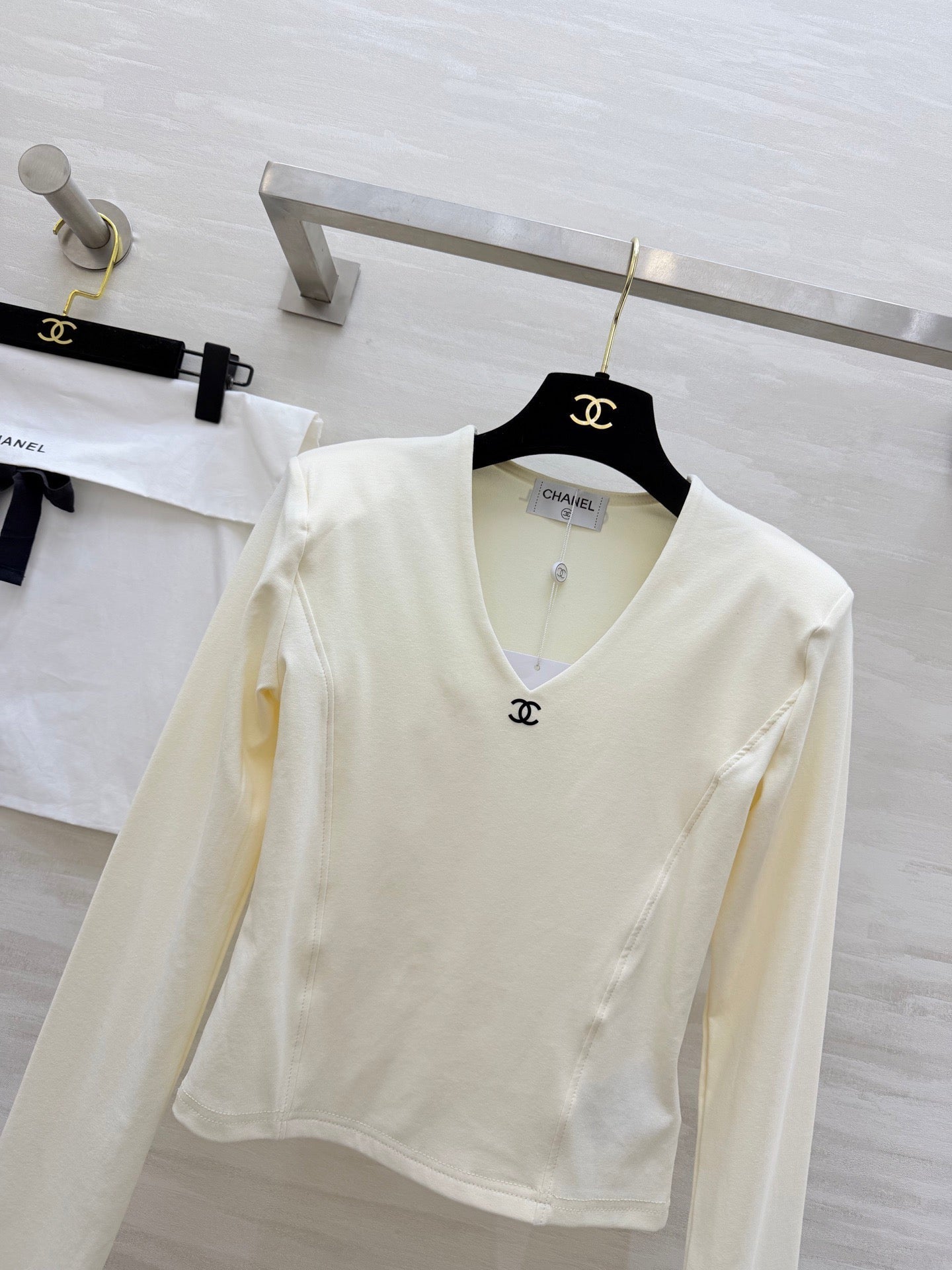 Chanel 2026 V-Neck Long-Sleeve Top Black and Off-white Cotton
