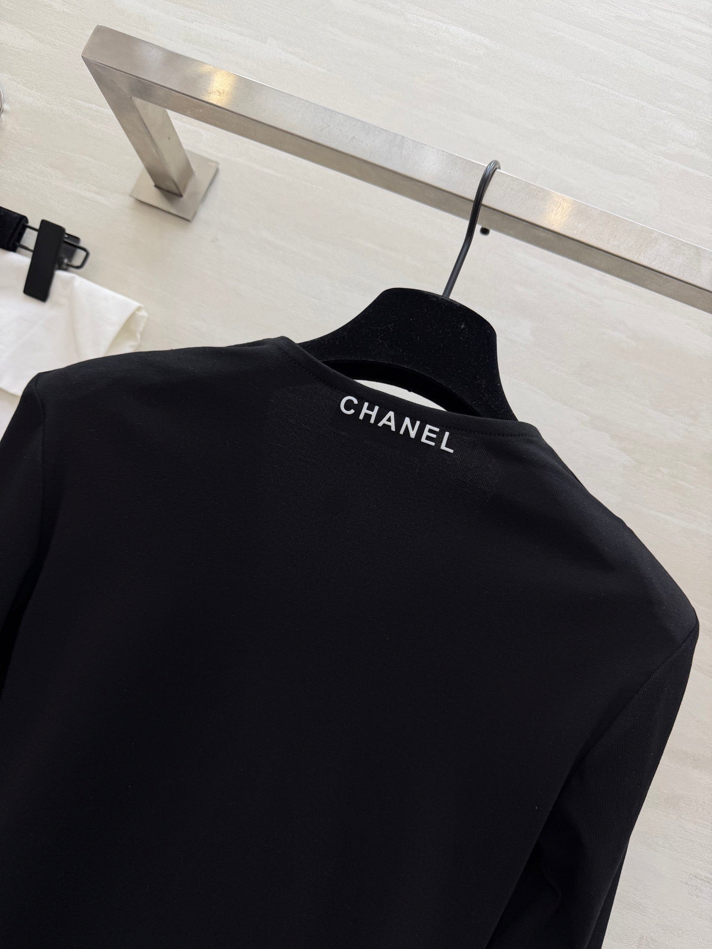 Chanel 2026 V-Neck Long-Sleeve Top Black and Off-white Cotton