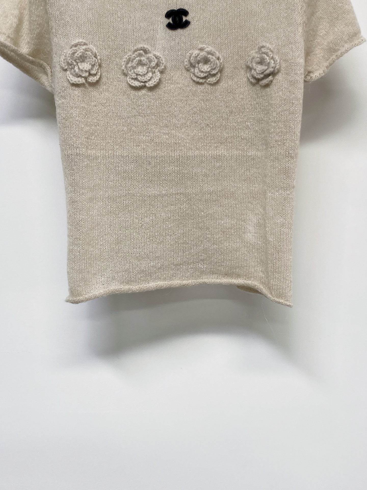 Chanel 2026 Floral Short Sleeve T-shirt Black and Beige Wool