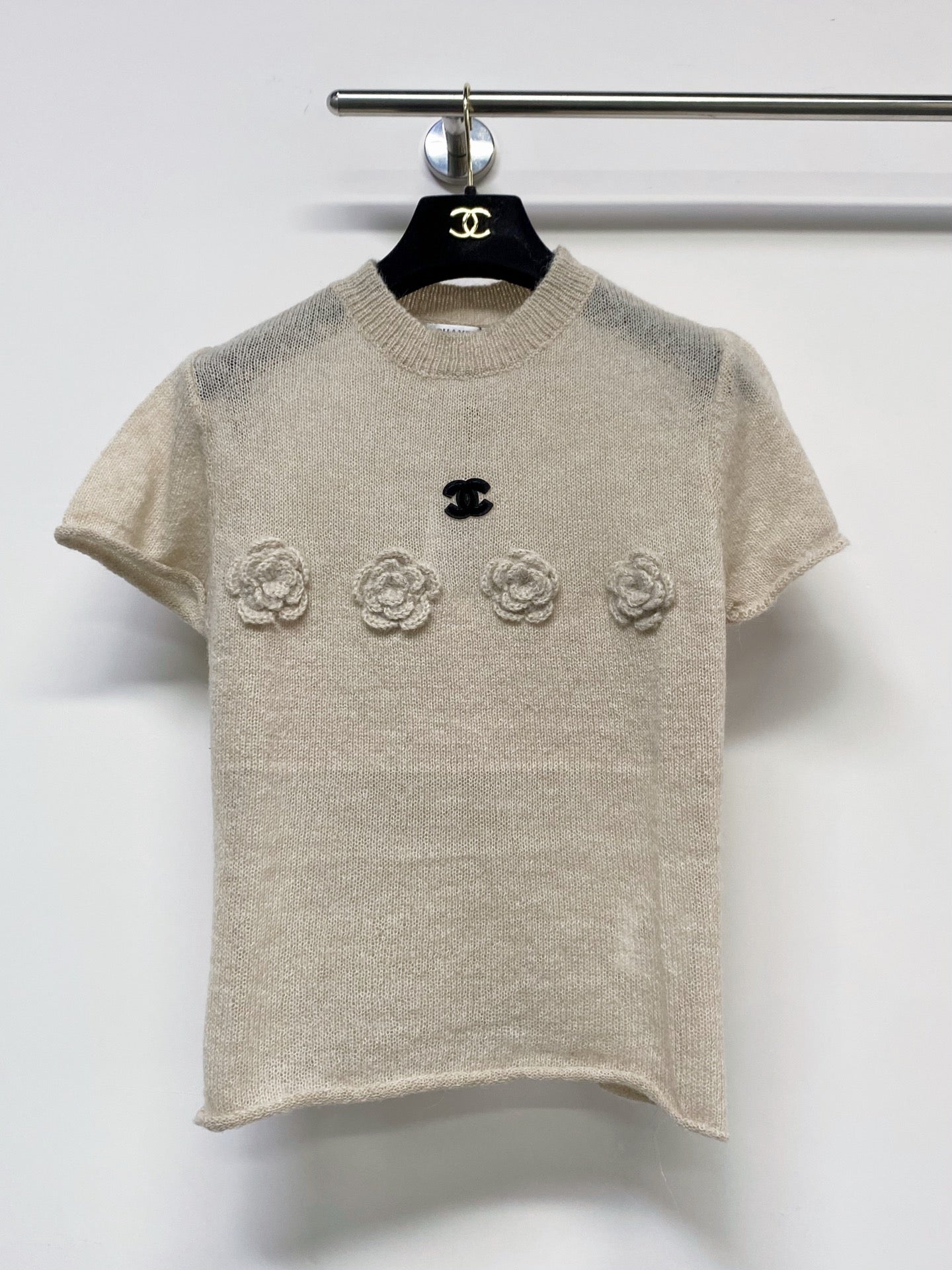 Chanel 2026 Floral Short Sleeve T-shirt Black and Beige Wool
