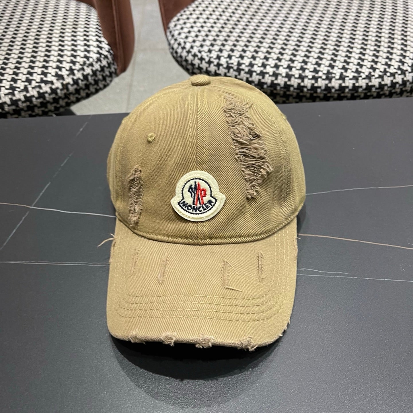 Moncler Ripped Hat 195955