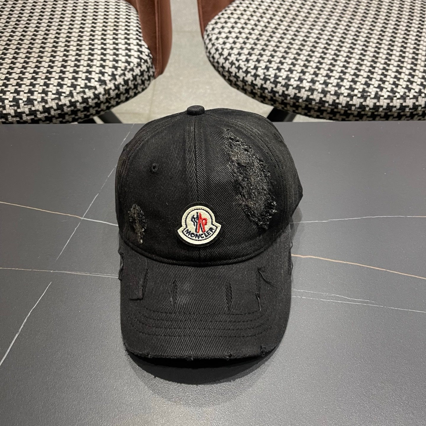 Moncler Ripped Hat 195955