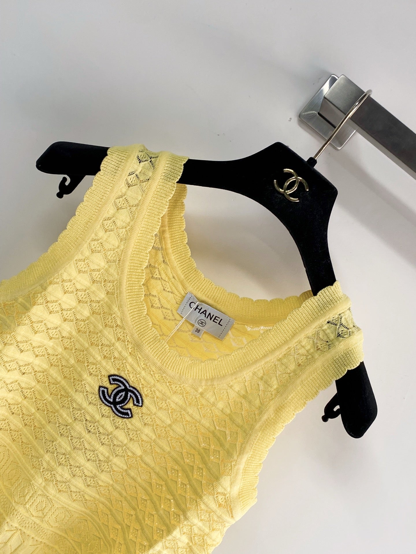 Chanel 2026 Vest White Yellow Navy Blue Wool Tencel