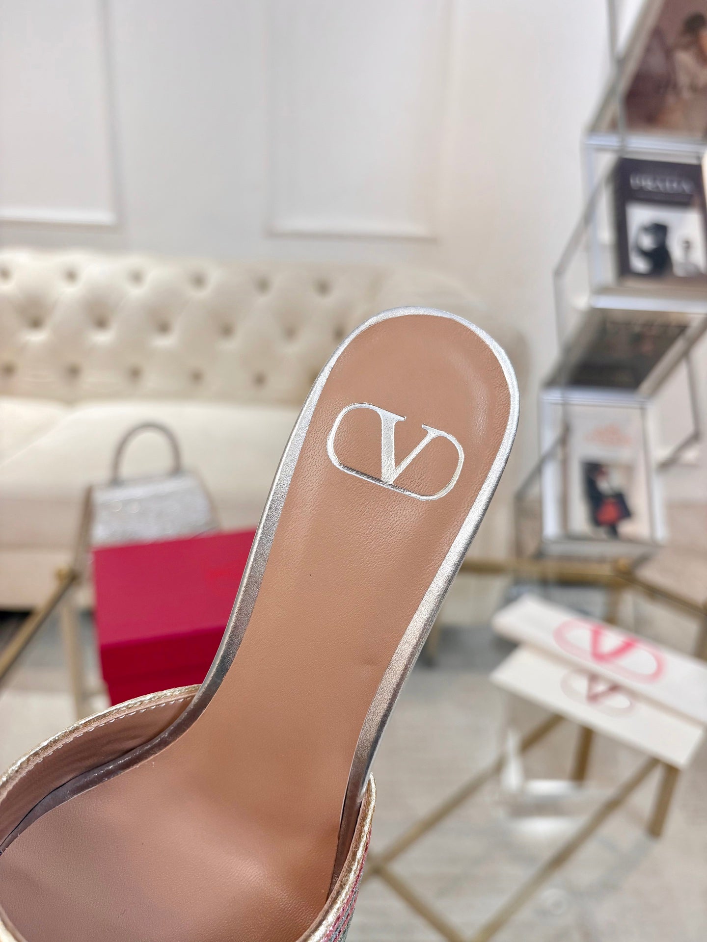 VT 26s Slide Sandals 60 Metallic Leather 715430