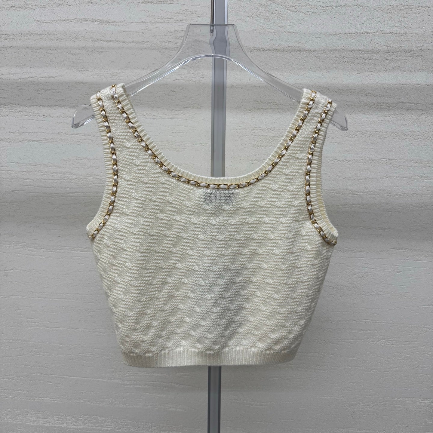Chanel 2026 Sleeveless Knit Top Cream and Black Wool 356946