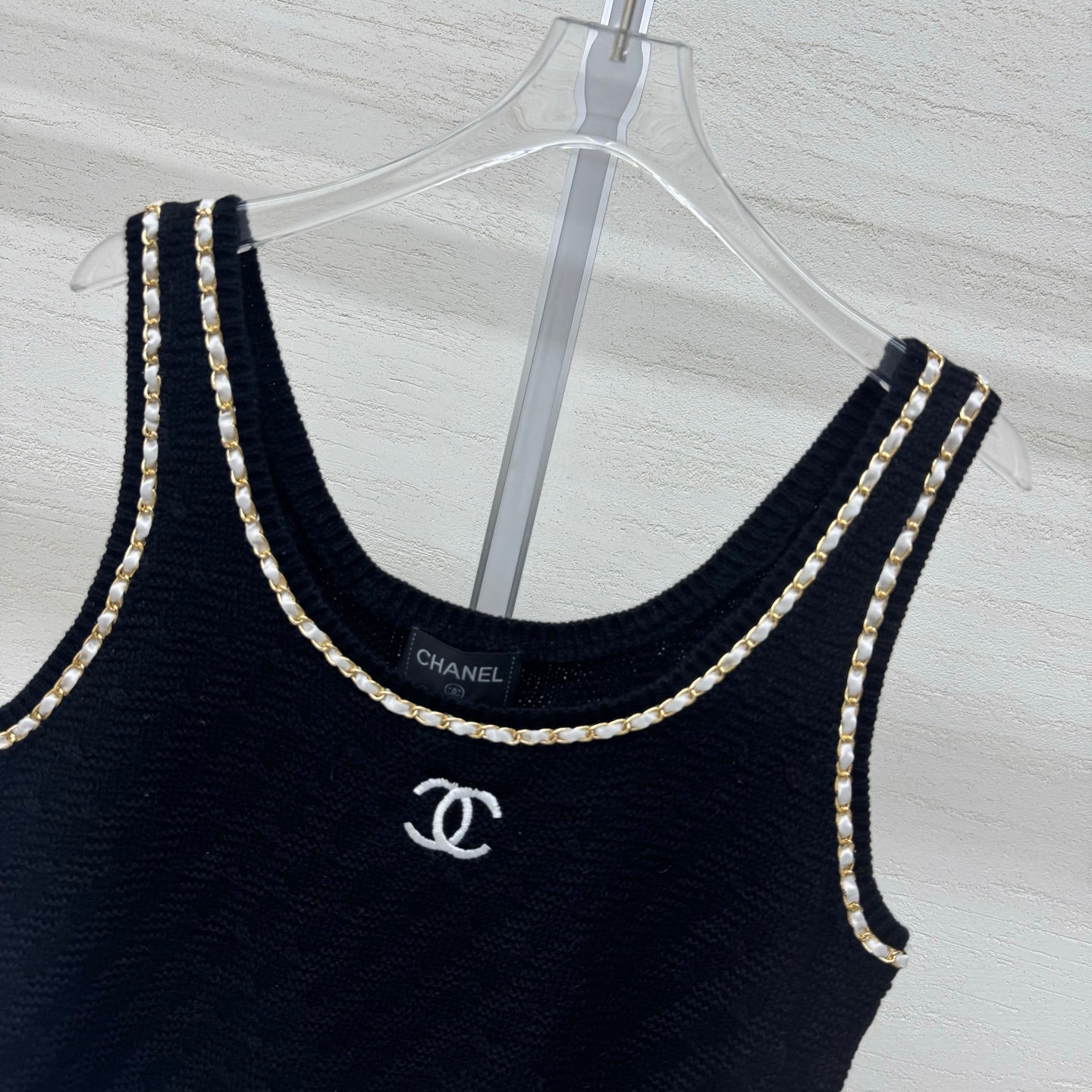 Chanel 2026 Sleeveless Knit Top Cream and Black Wool 356946