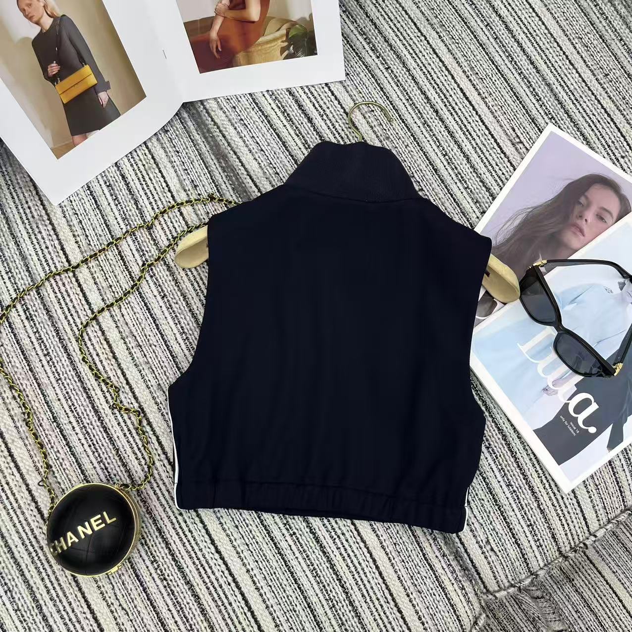 Miu Miu 2026 Short-sleeved Sweatshirt and Waist Pants Set Polyester