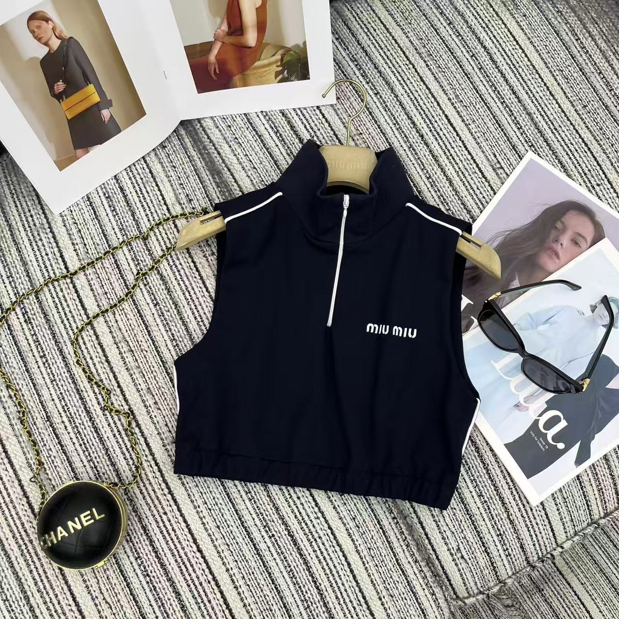 Miu Miu 2026 Short-sleeved Sweatshirt and Waist Pants Set Polyester