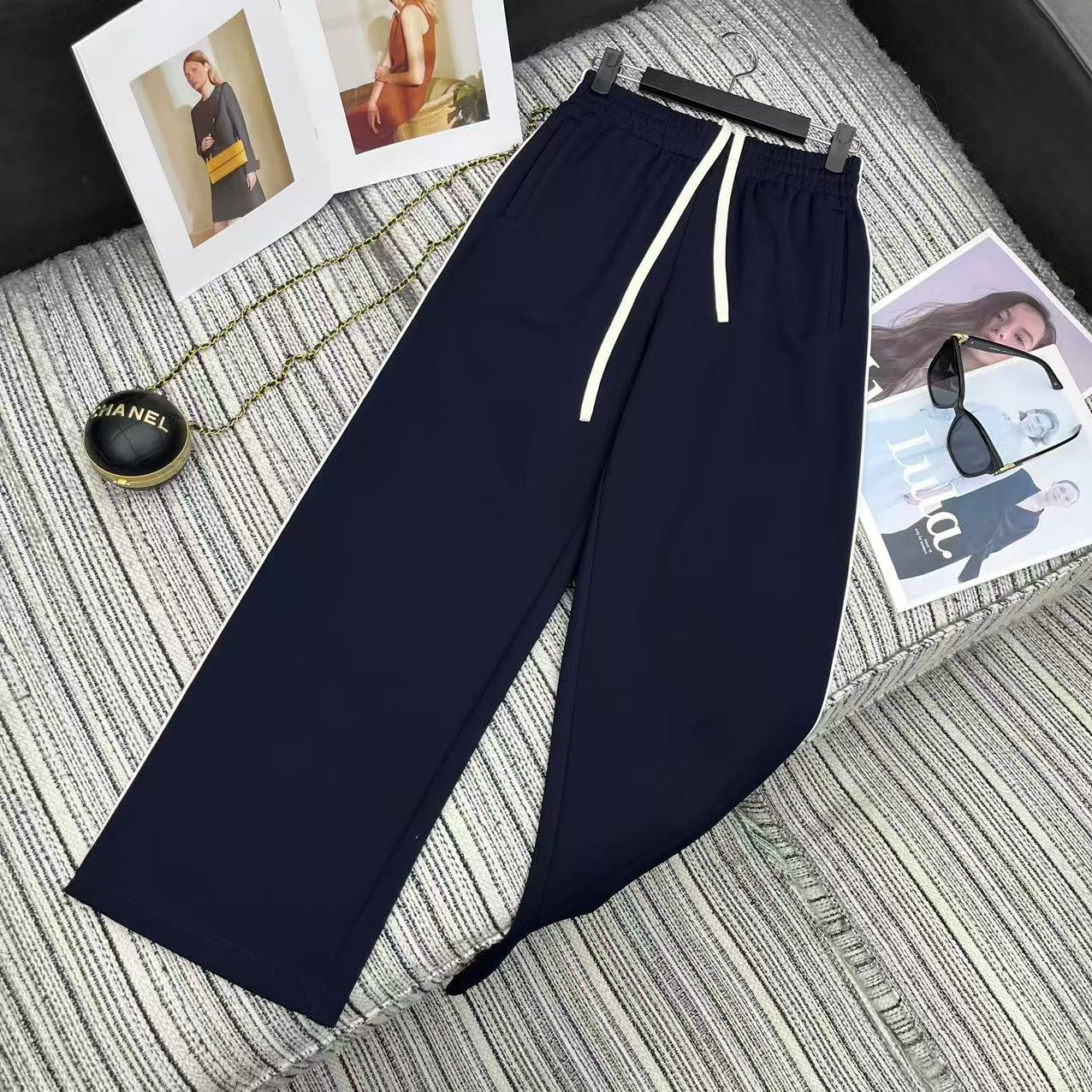 Miu Miu 2026 Short-sleeved Sweatshirt and Waist Pants Set Polyester